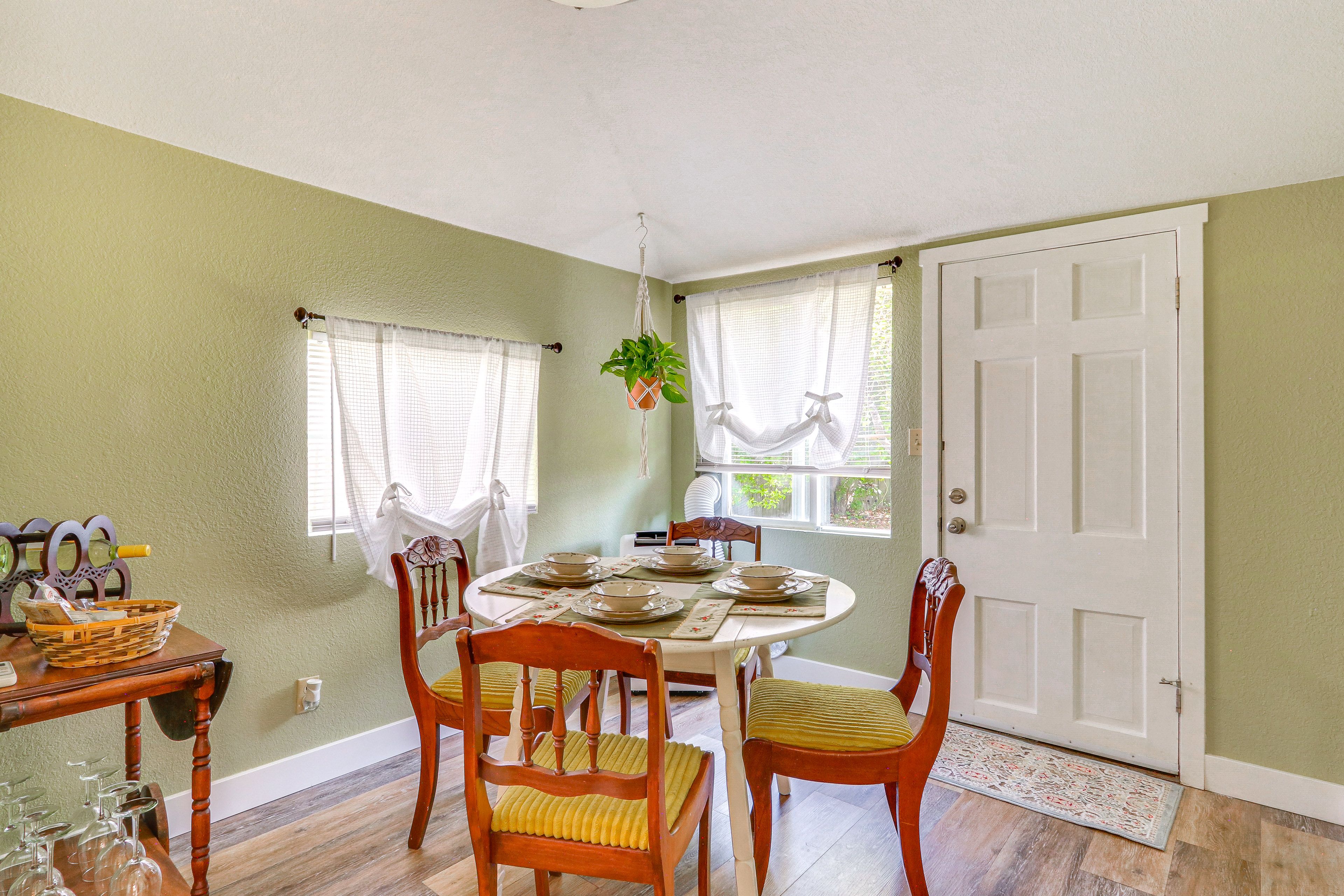 Dining Area | 1st Floor