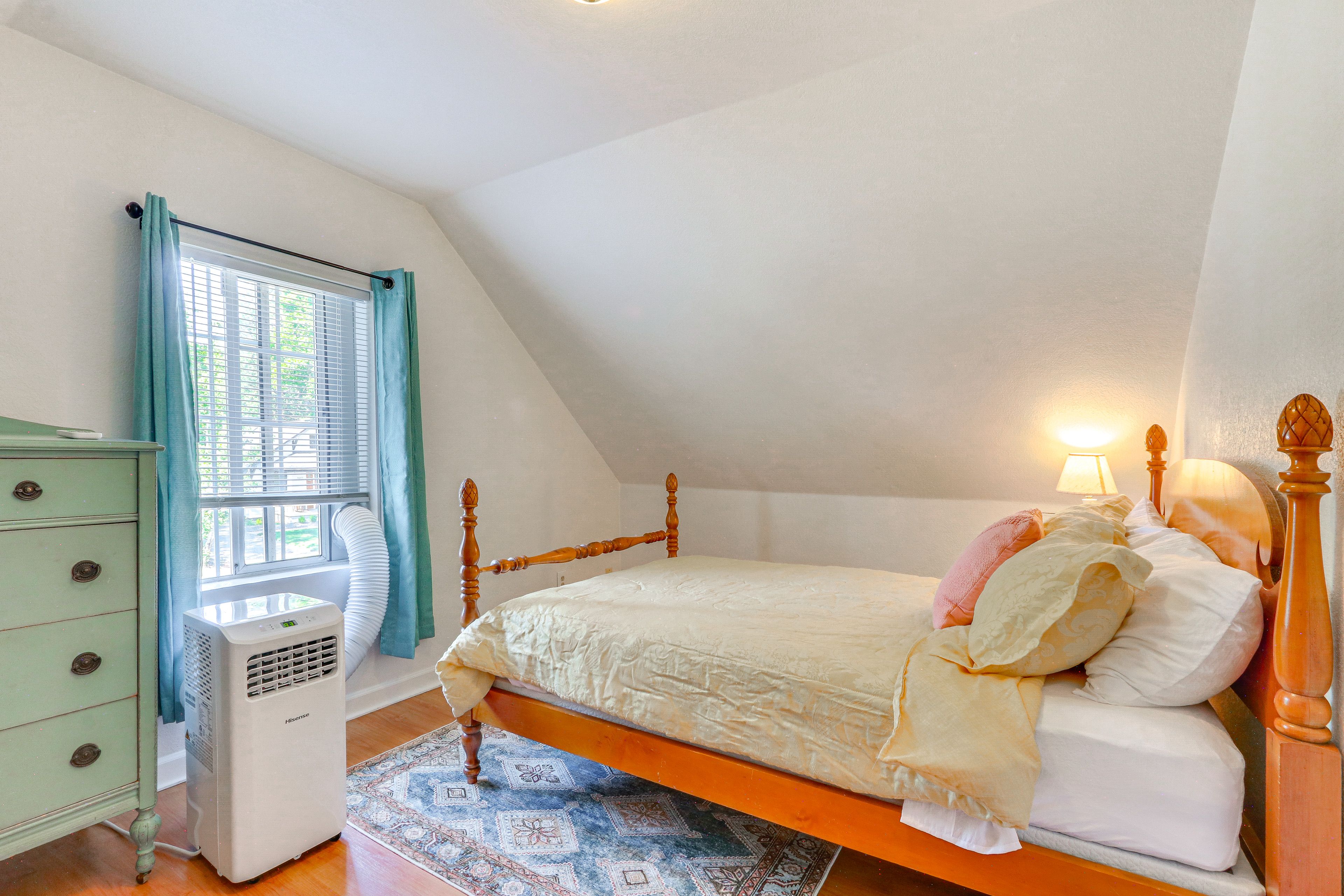 Bedroom 3 | Full Bed | 2nd Floor