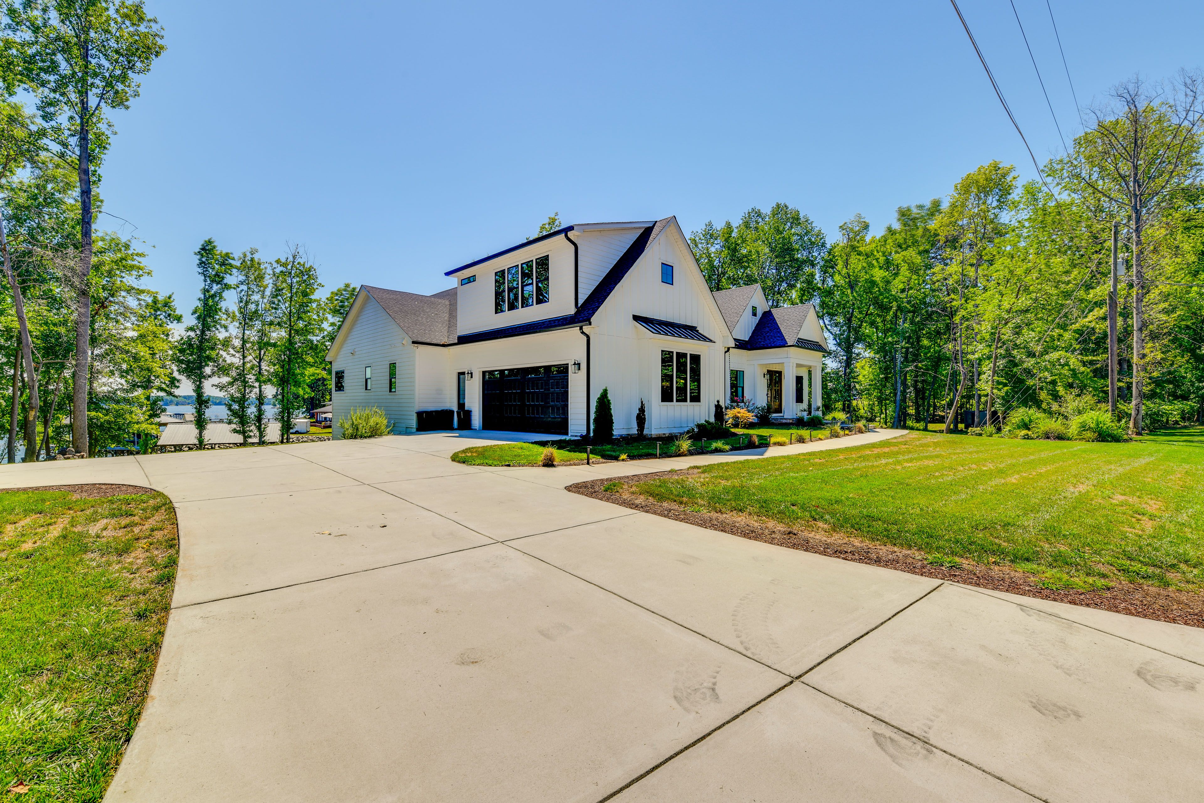 Parking | Garage (2 Vehicles) | Driveway (6 Vehicles) | Boat Trailer Parking