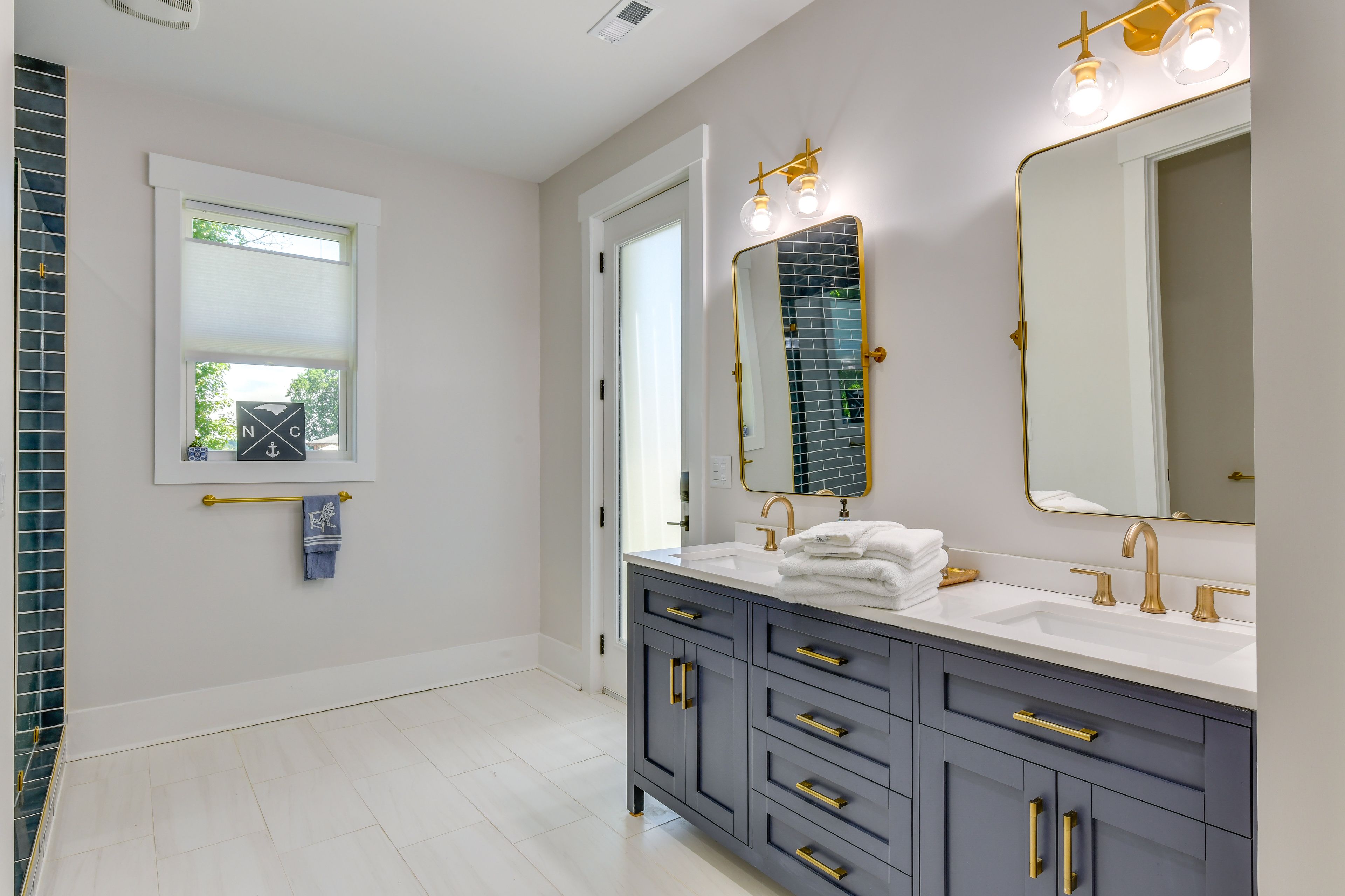 Full Bathroom | Basement
