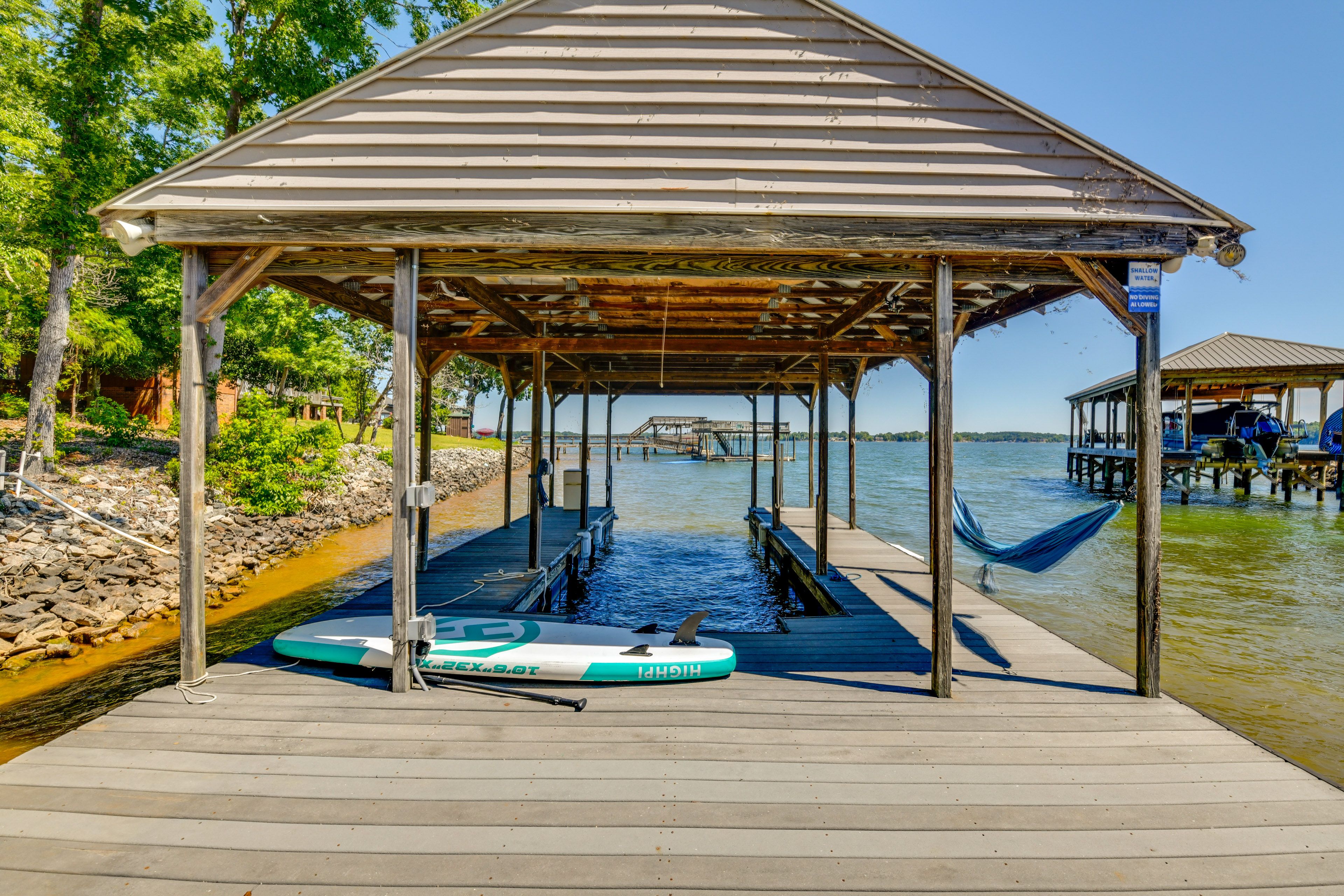 Boat Dock | 3 Kayaks | 2 Paddle Boards | Life Vests
