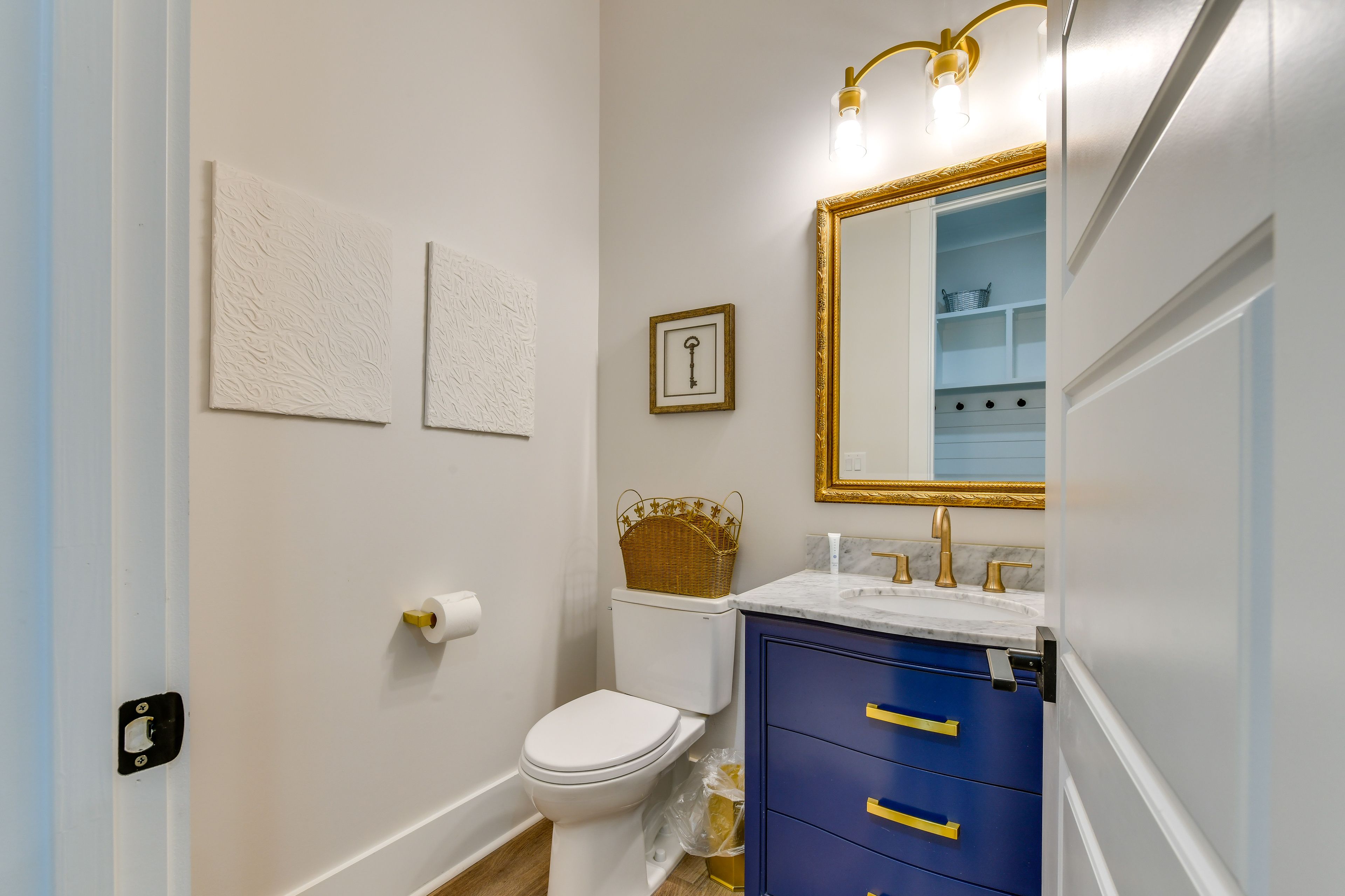 Half Bathroom | 1st Floor