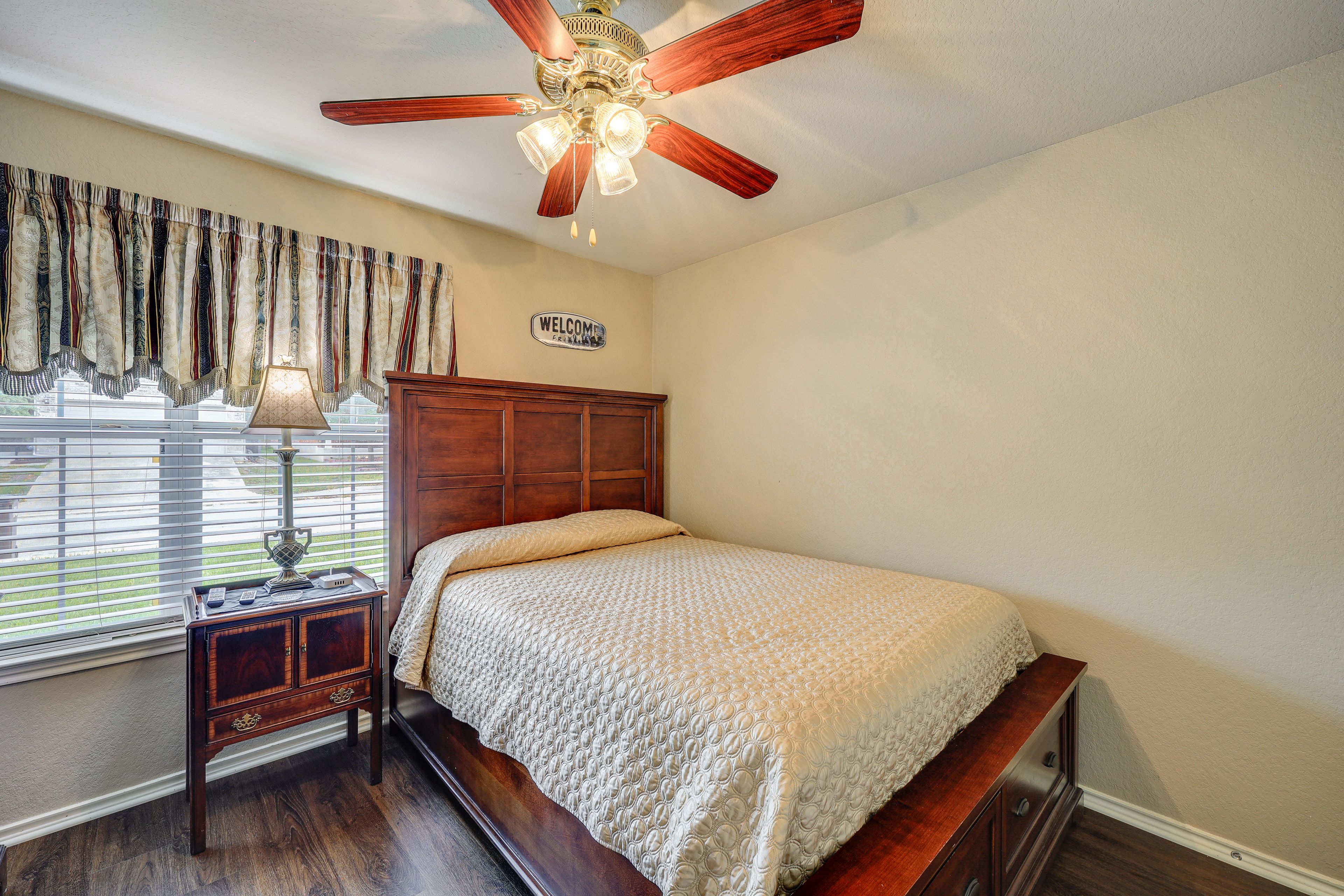 Bedroom 3 | Queen Bed | Smart TV