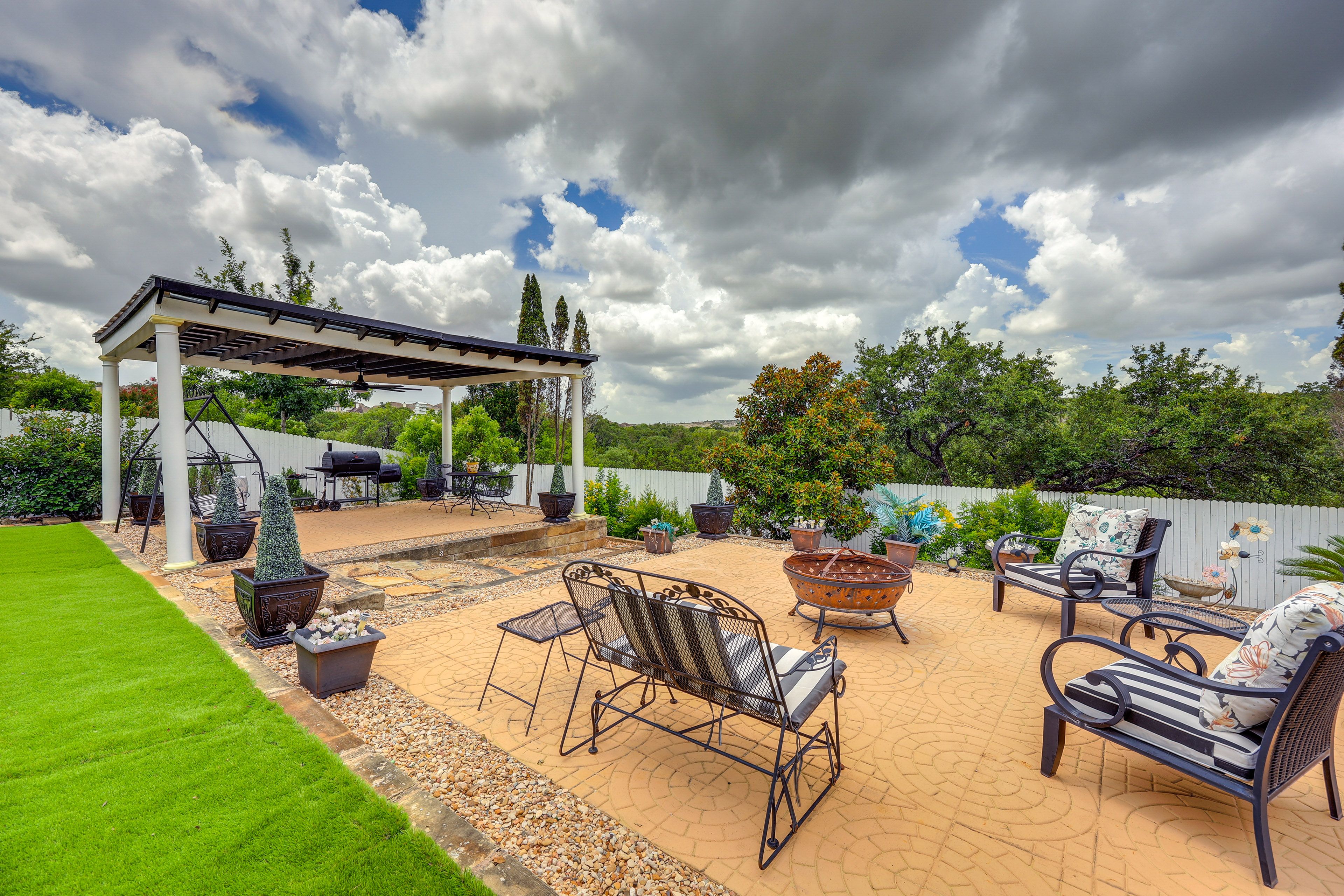 San Antonio Vacation Rental | 4BR | 2BA | 2 Steps to Enter | 2,245 Sq Ft