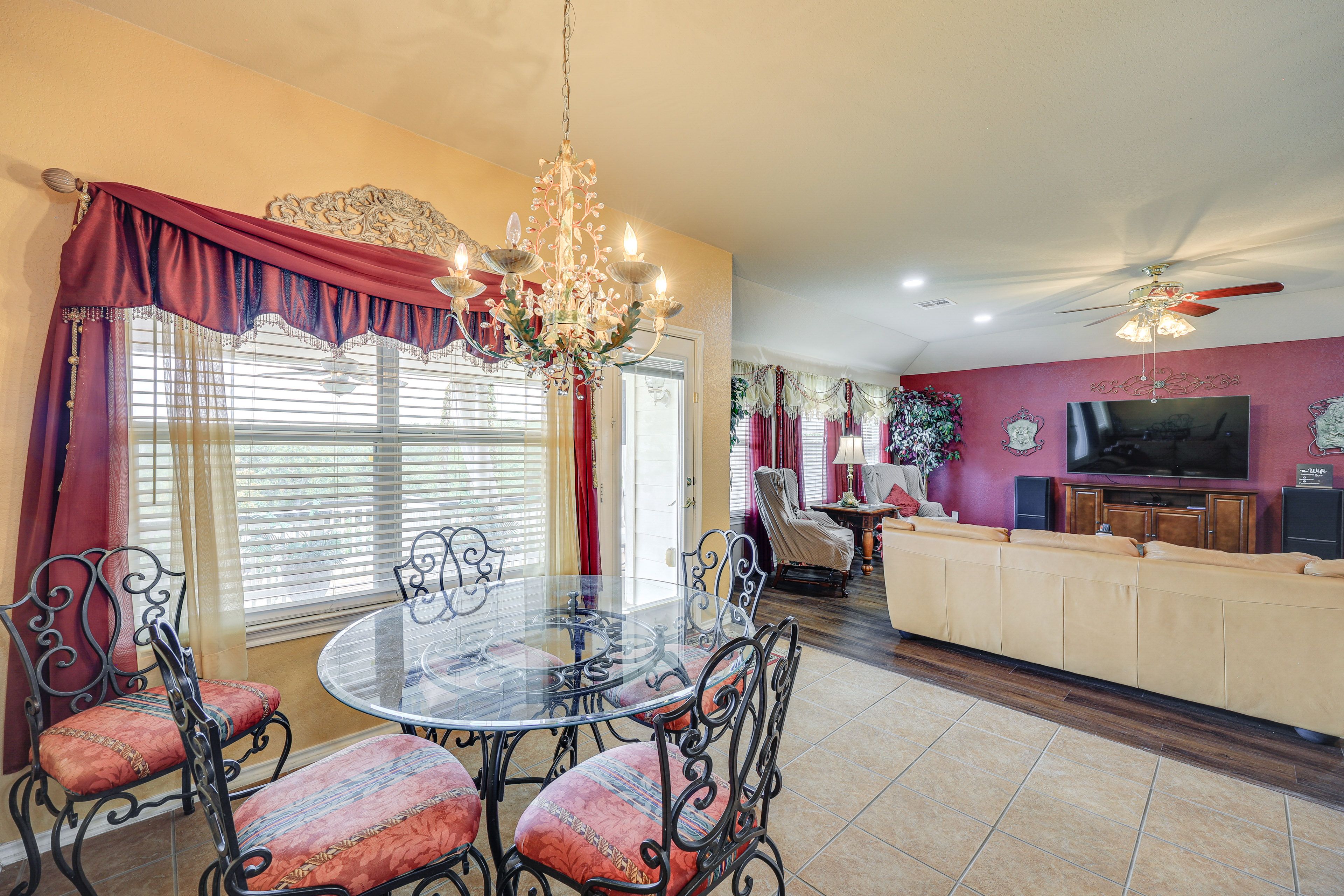 Dining Area | Dishware/Flatware