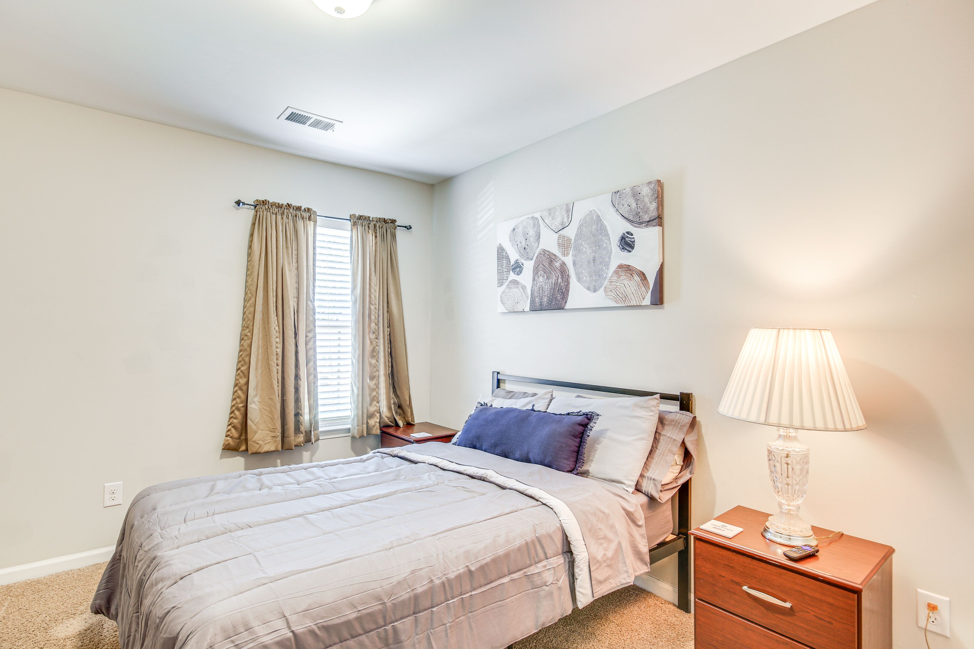 Bedroom 3 | Full Bed | Central Heating & A/C | 2nd Floor