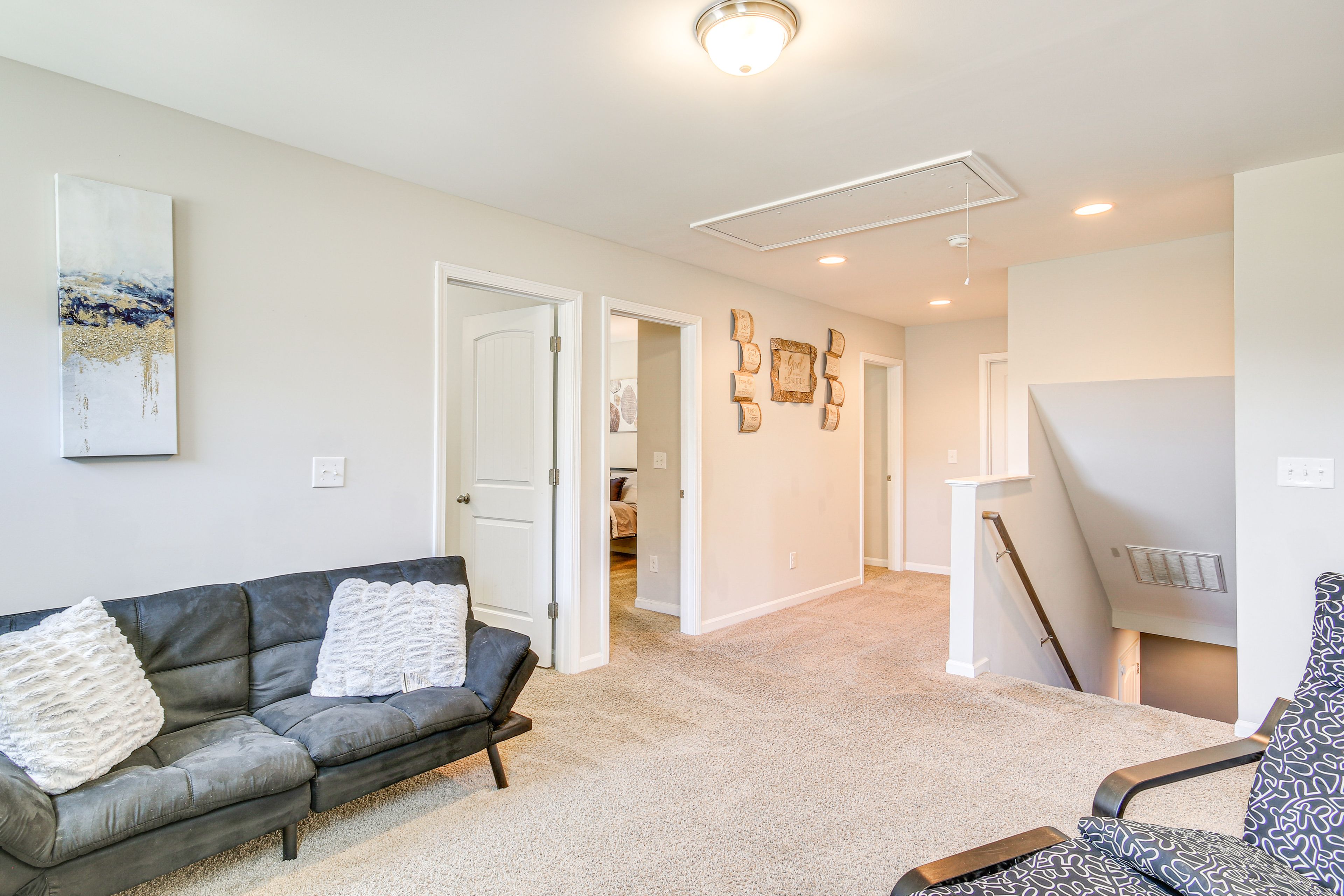 Loft | Full Futon | Washer & Dryer | 2nd Floor