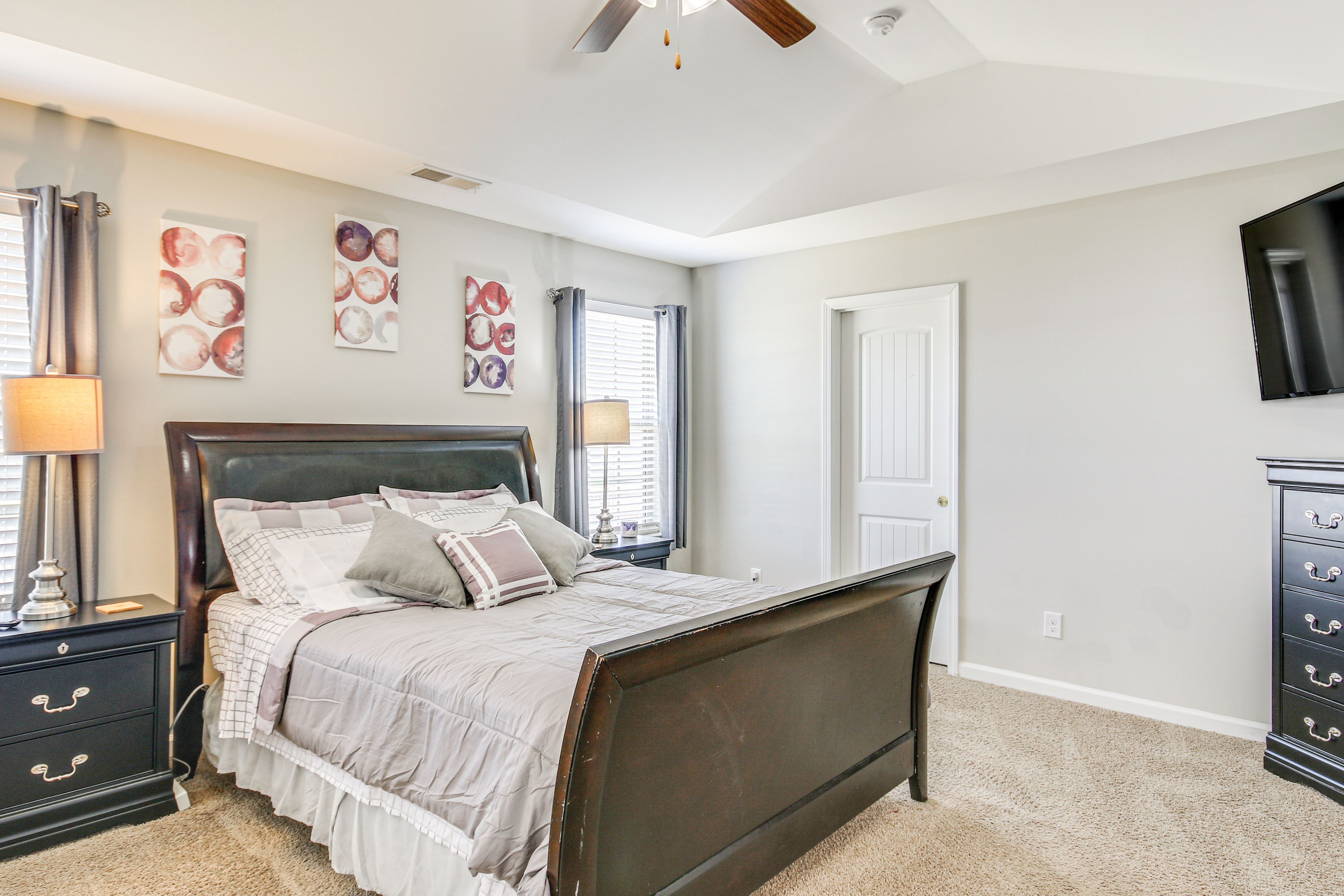 Bedroom 1 | Queen Bed | En-Suite Bathroom | 2nd Floor