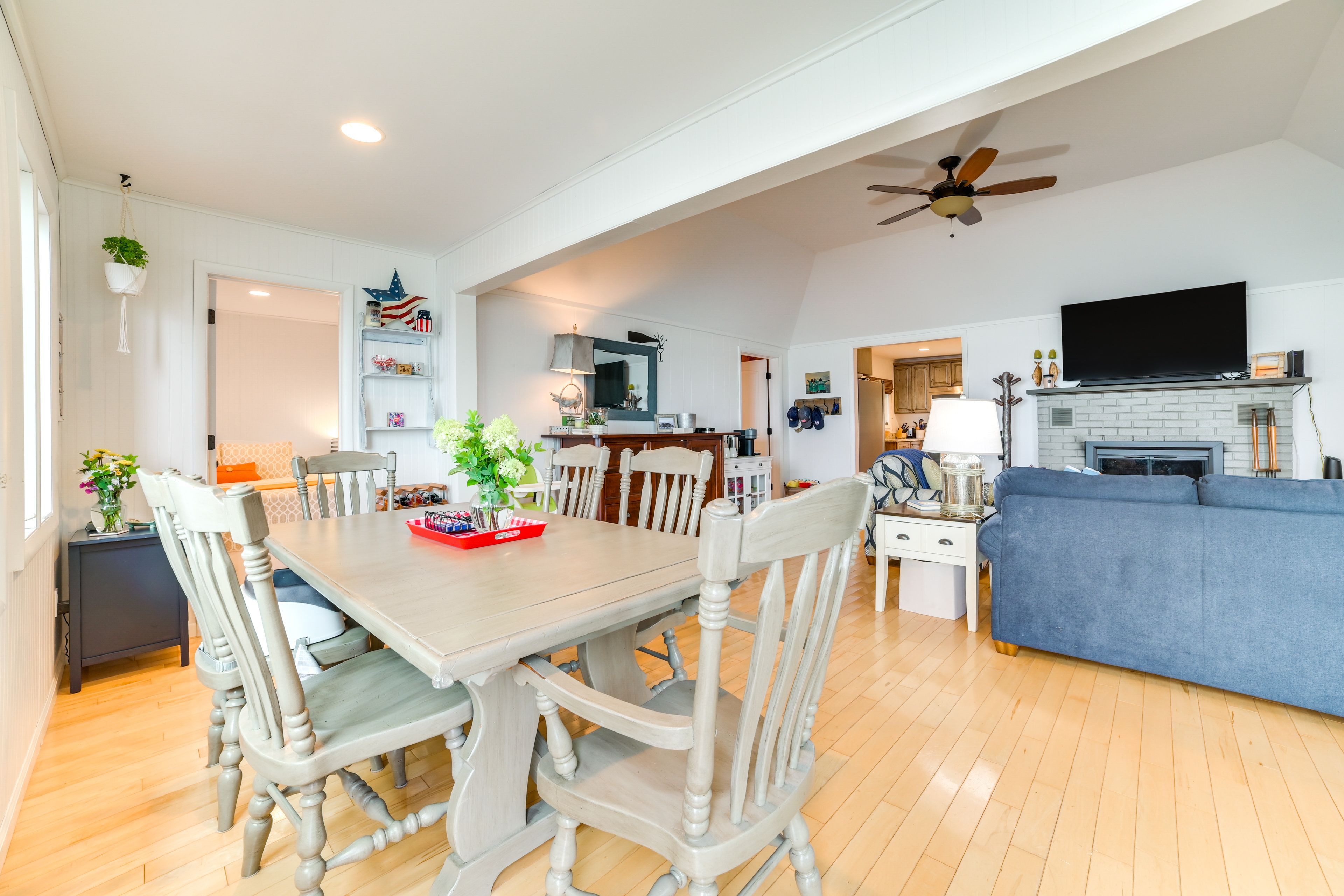 Dining Area | Dishware & Flatware Provided | Main Level