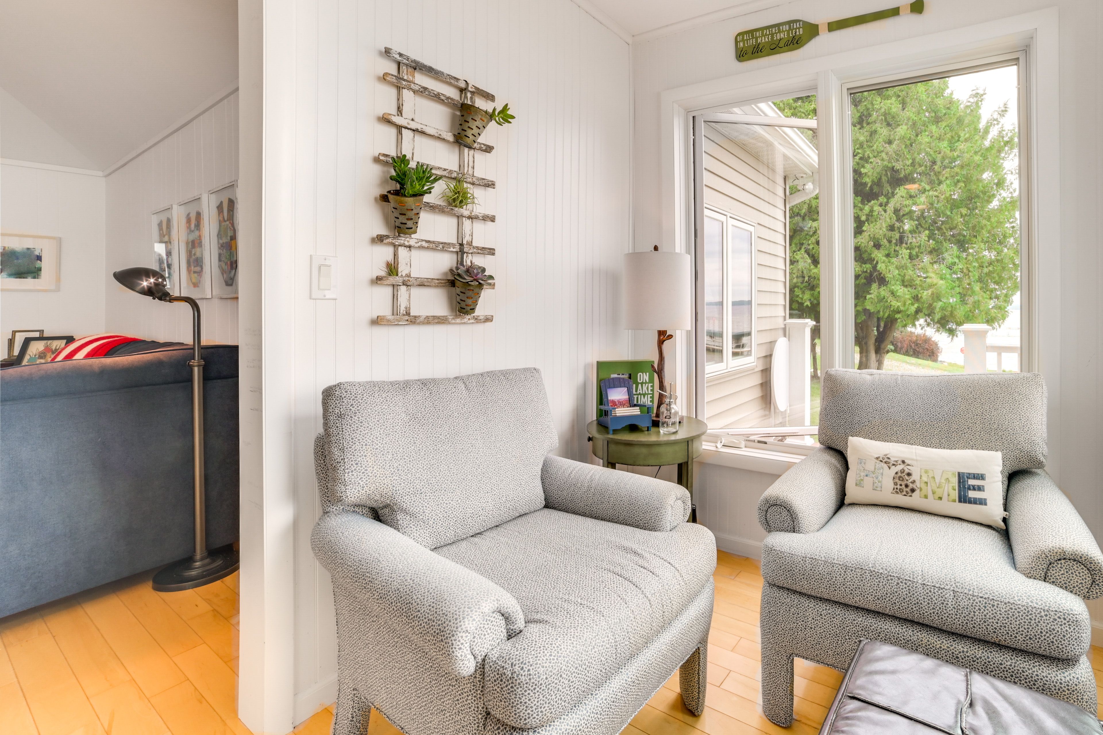 Sitting Area | Main Level