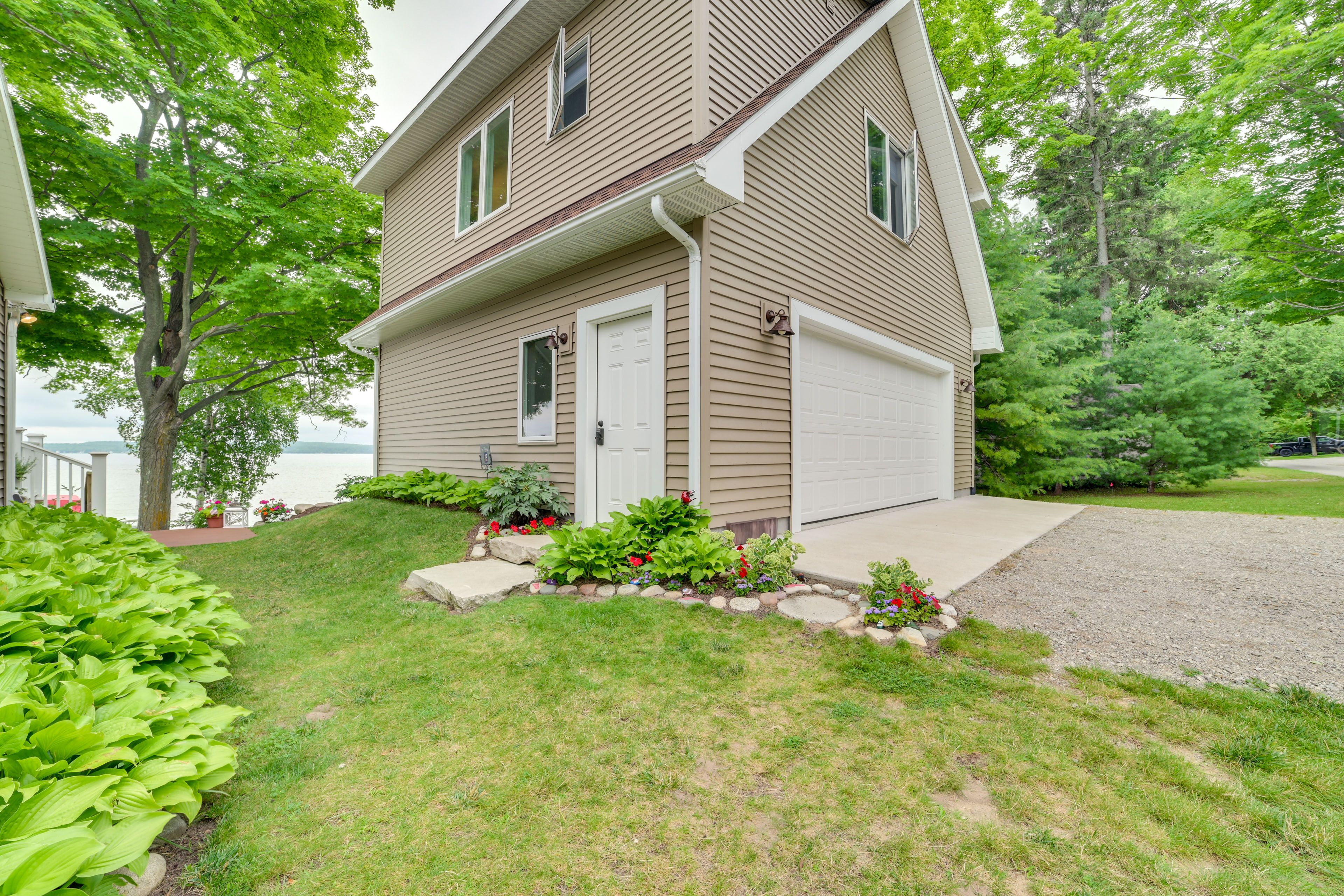 Garage Studio Entrance | 2 Steps Required