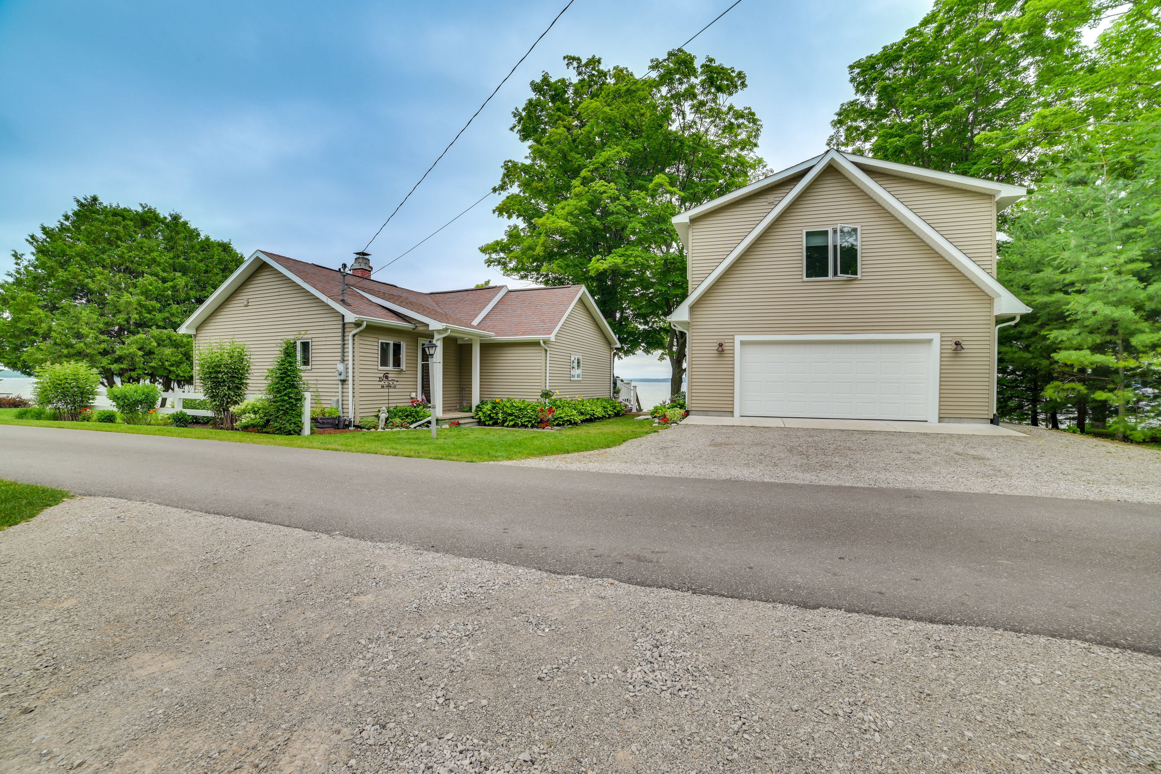 Parking | Driveway (3 Vehicles) | Free Street Parking