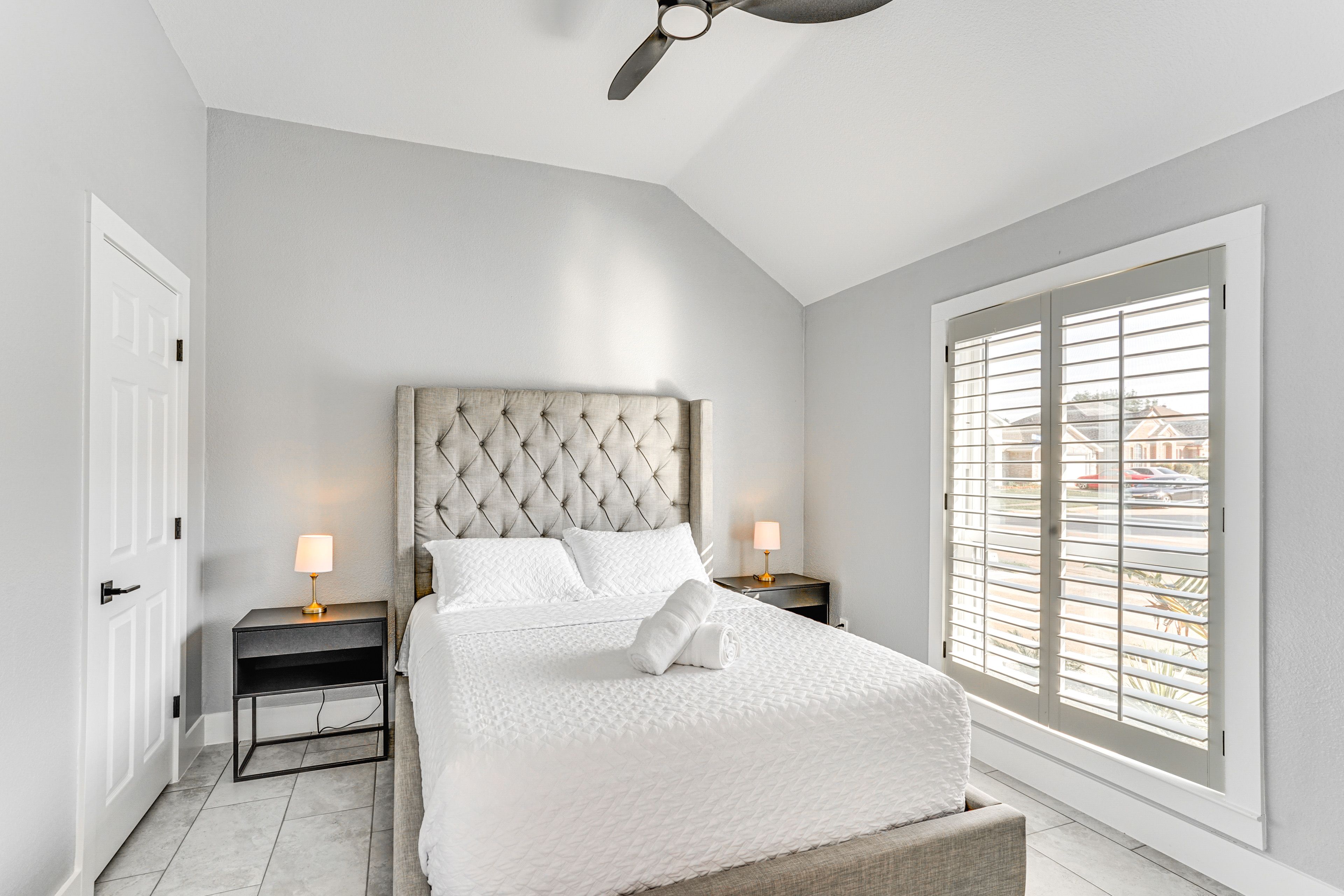 Bedroom 2 | Queen Bed