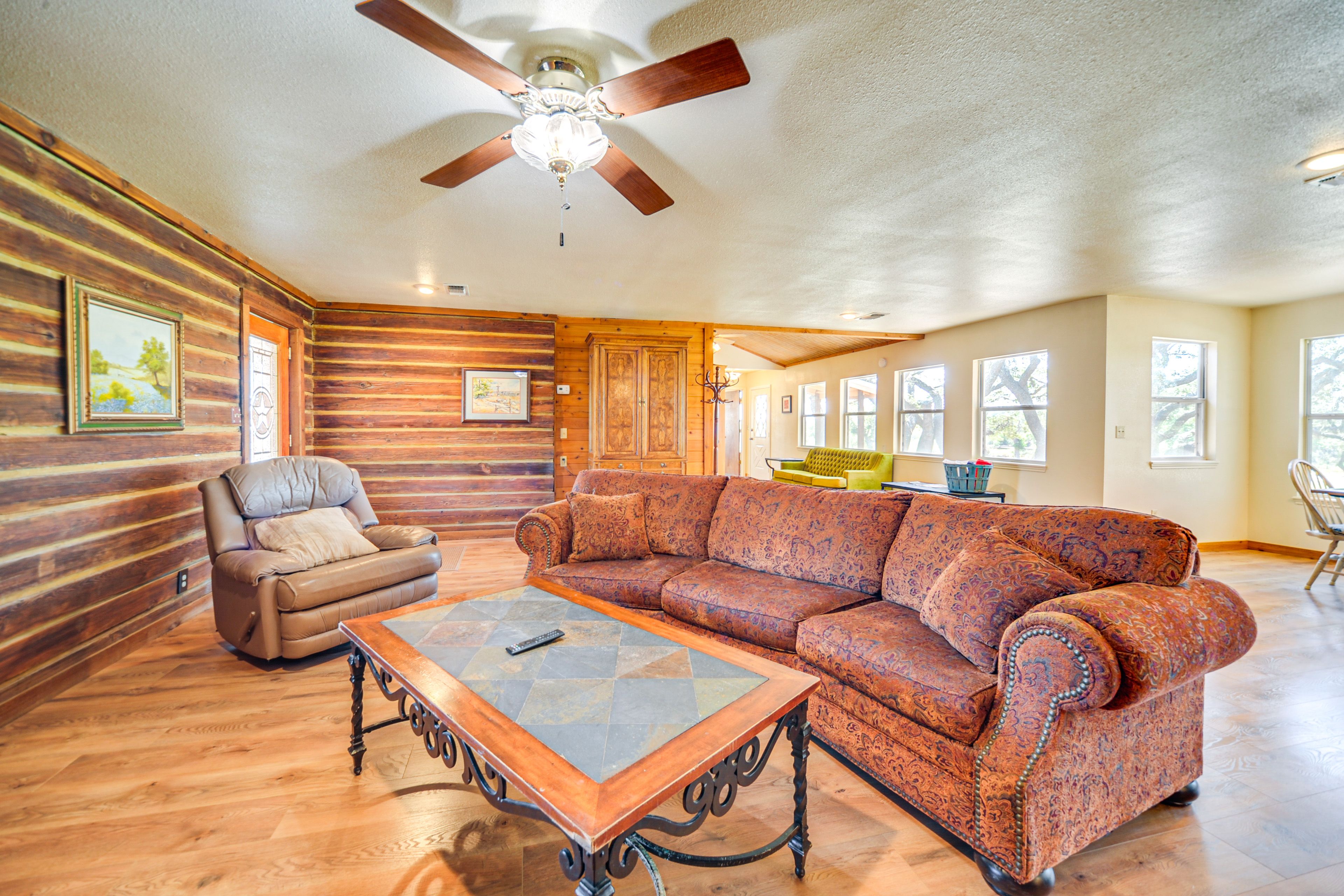 Main House | Living Room | Central A/C & Heating | Free WiFi