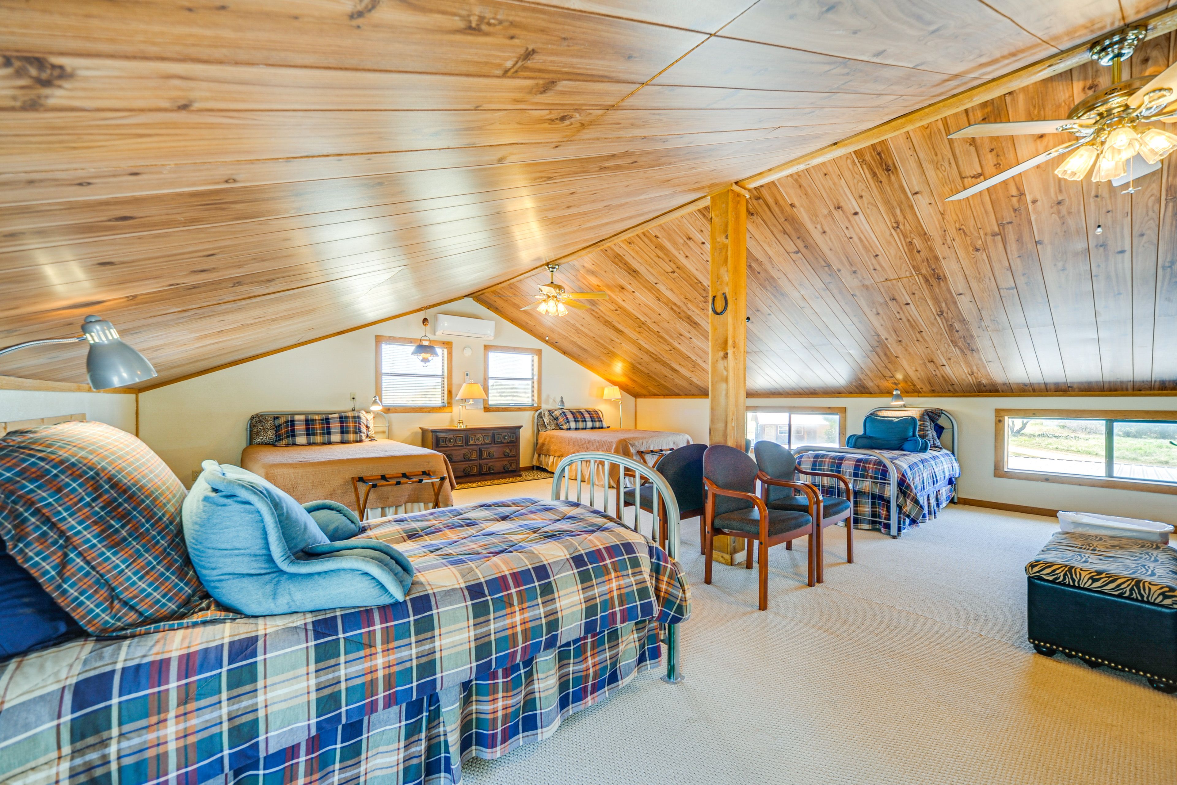 Dorm | Bedroom 3 | 2nd Floor | 2 Queen Beds | 2 Full Beds | 2 Twin Beds