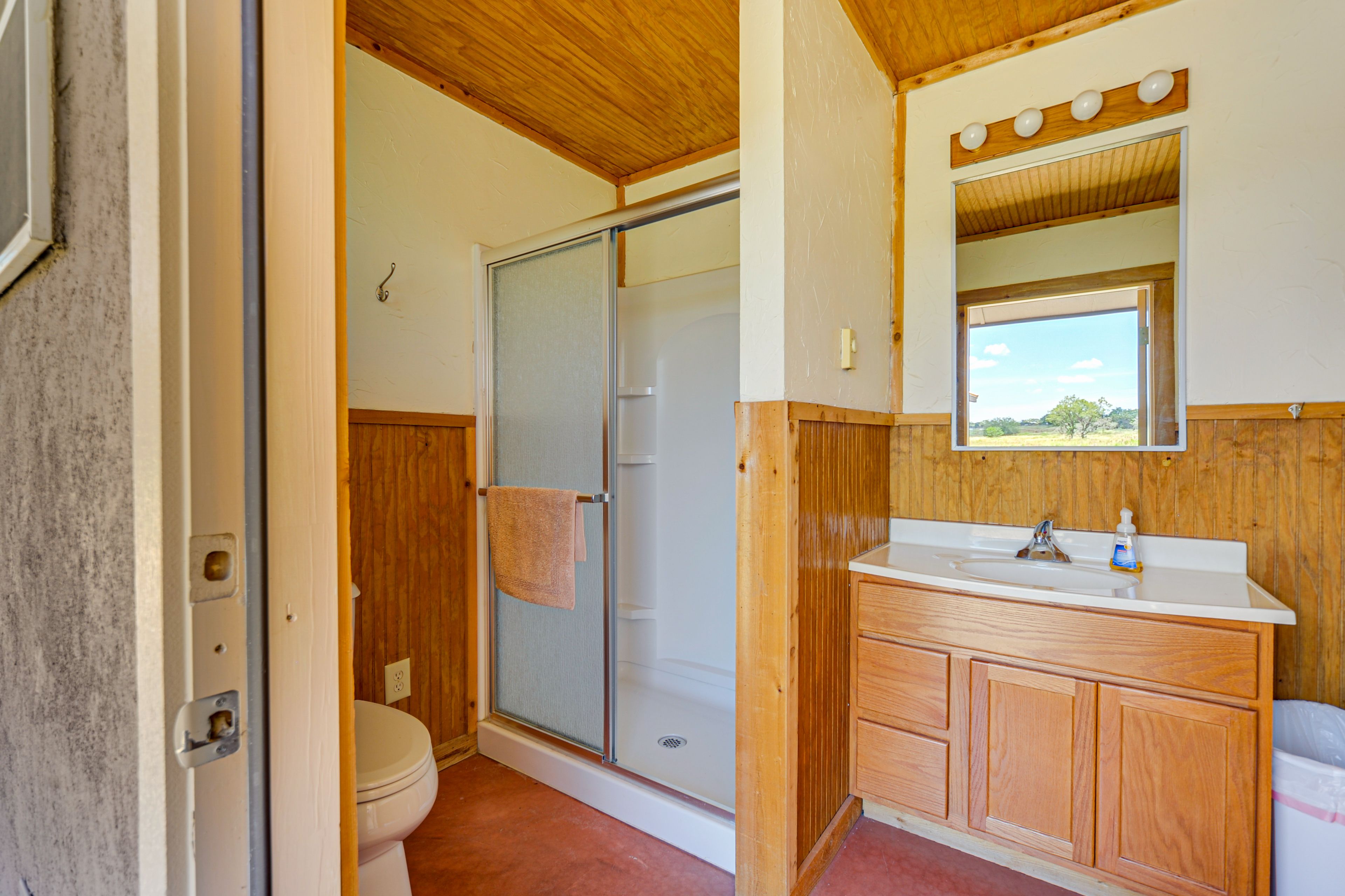 Bath House | Full Bathroom