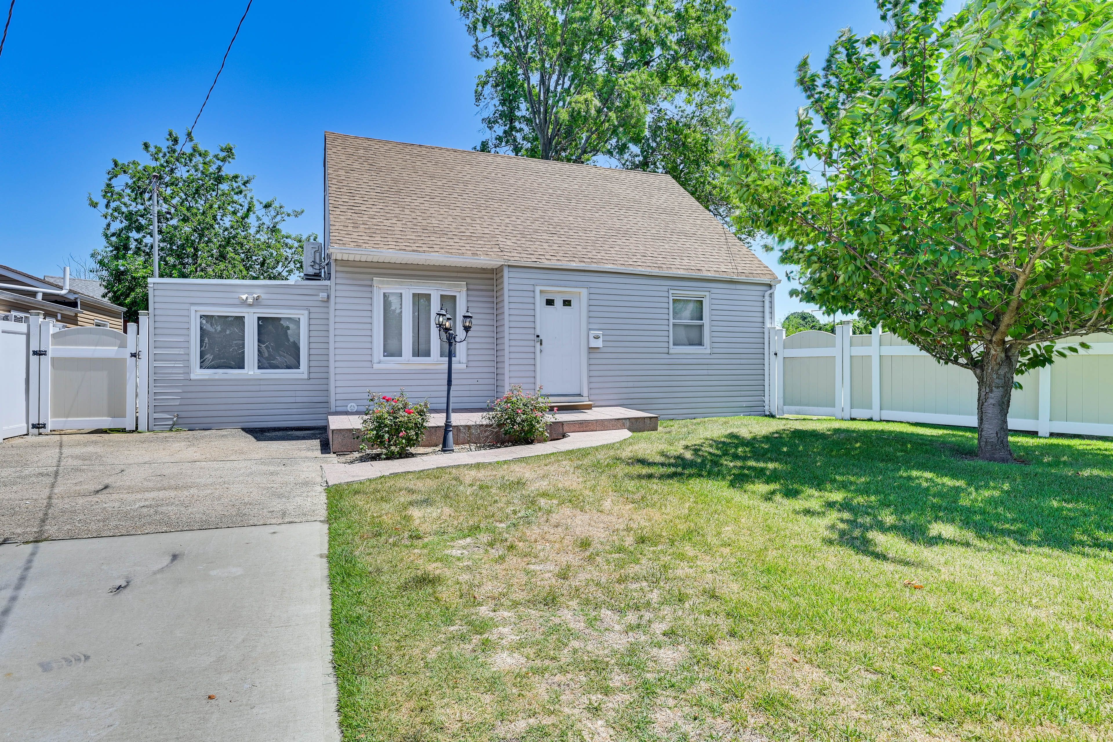 Duplex Exterior | Single-Story Unit | Ground Floor