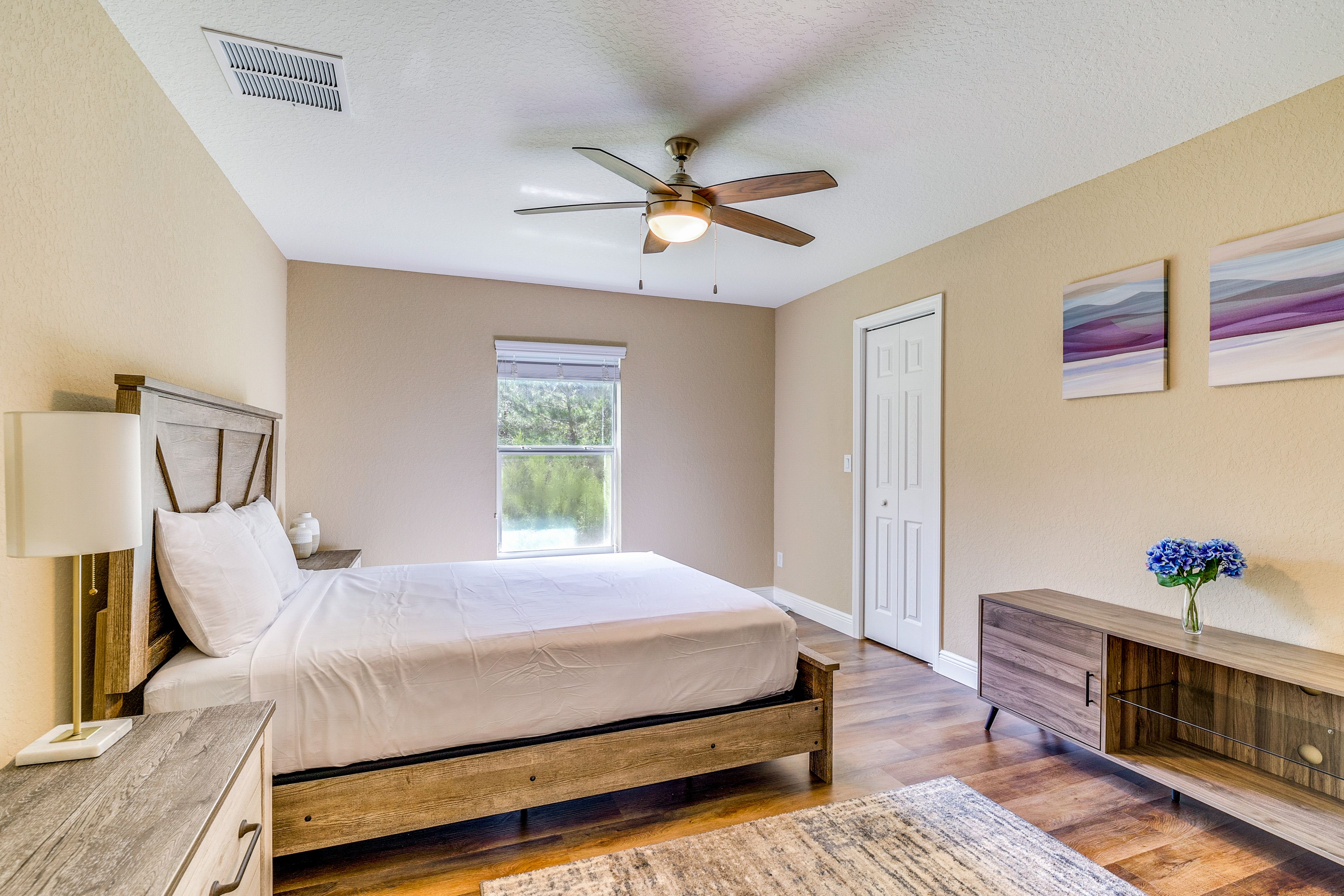 Bedroom 2 | Queen Bed