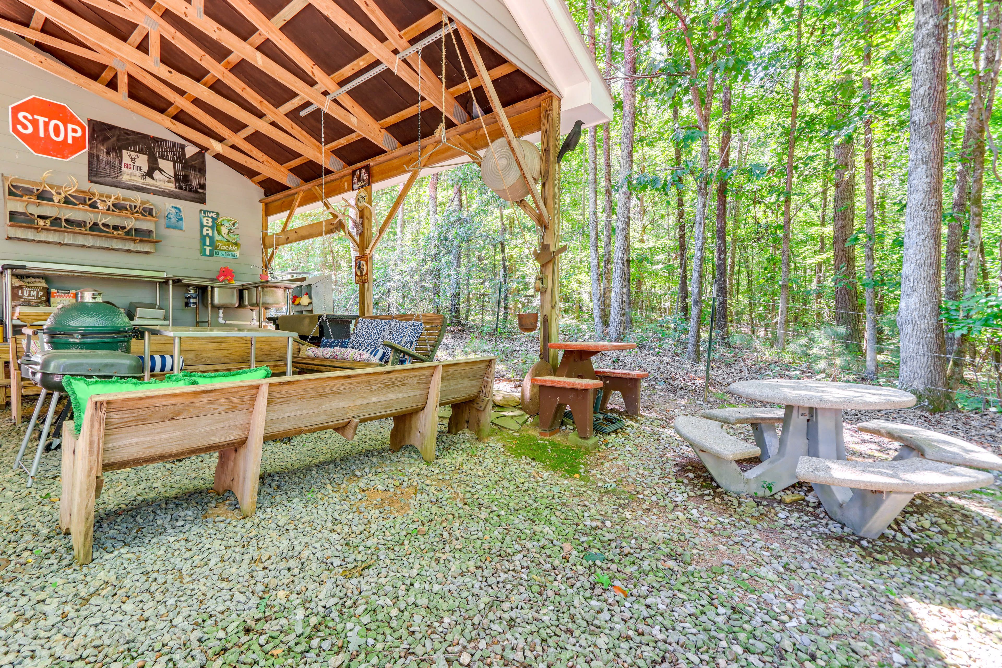Outdoor Seating Area | Picnic Tables | Charcoal Grill