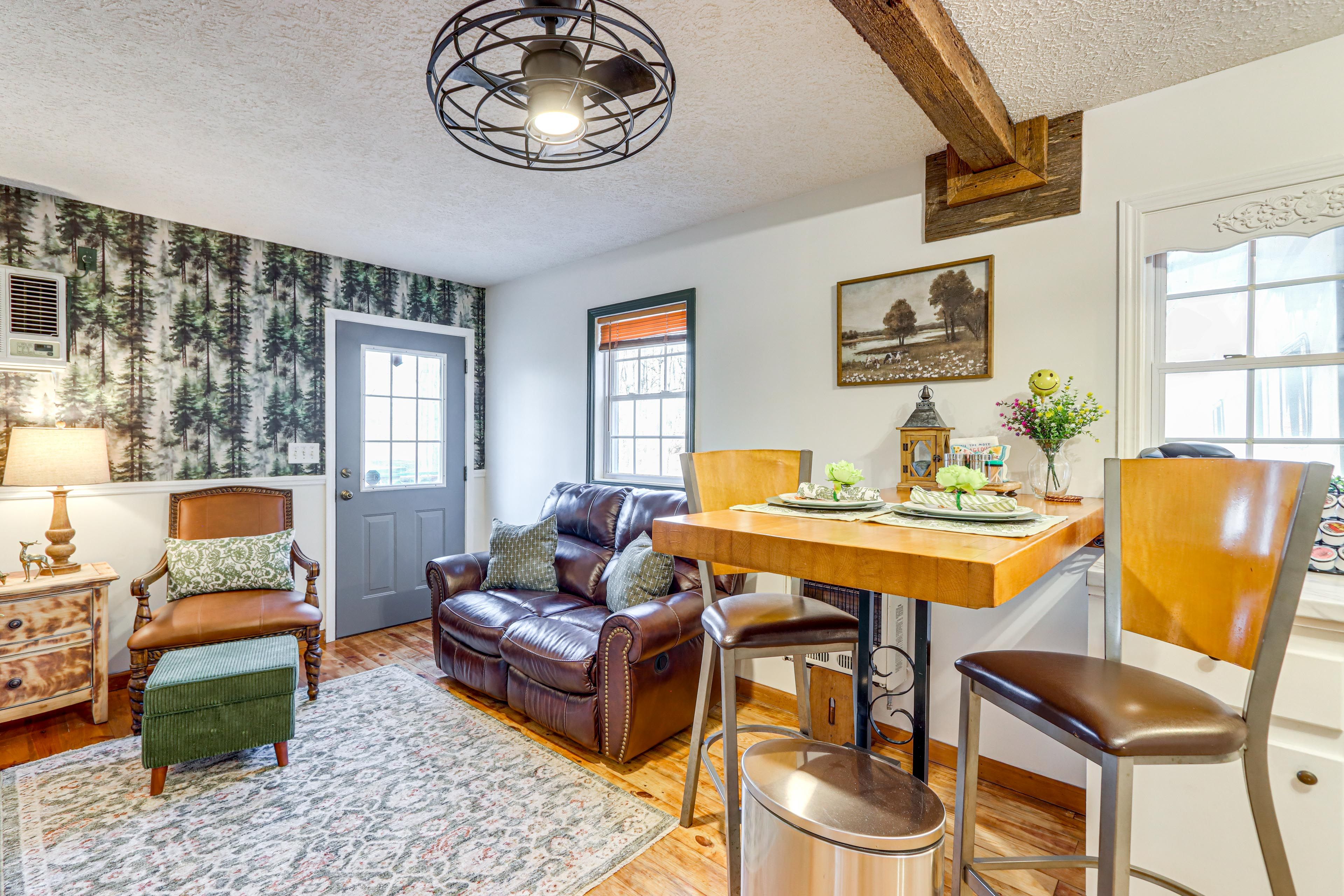 Dining Area | Dishware & Flatware