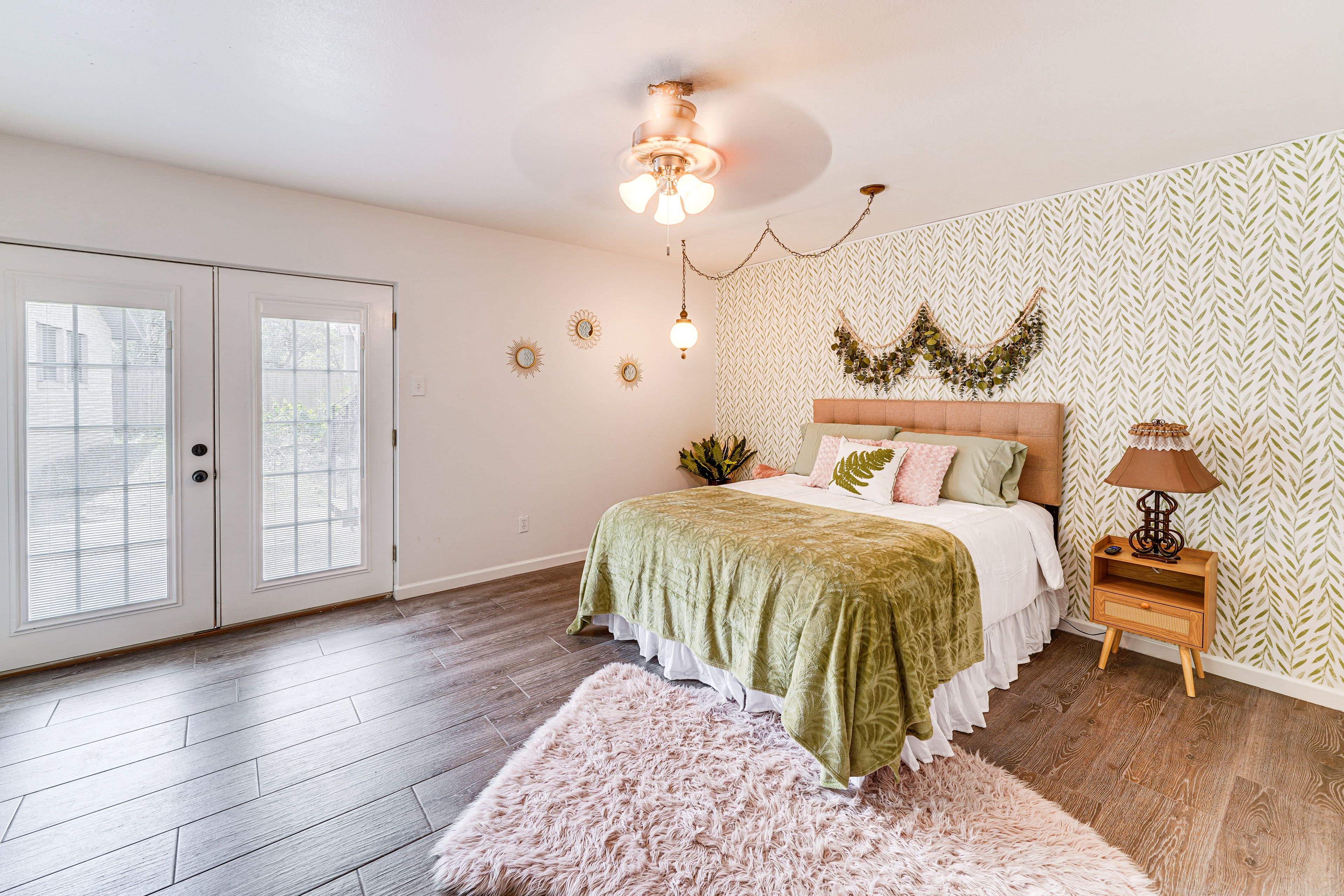 Bedroom 1 | Queen Bed | En-Suite Bathroom | 1st Floor