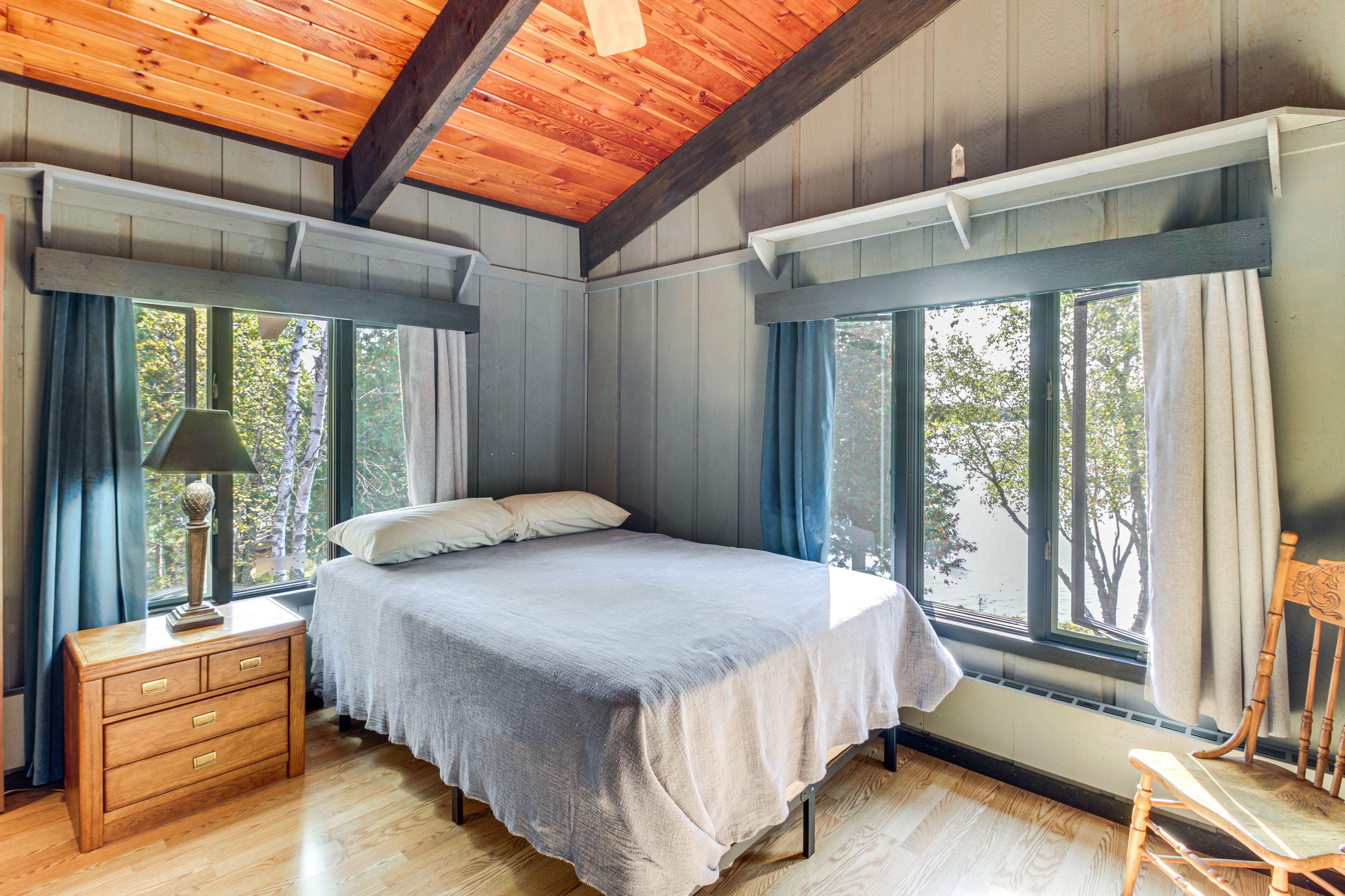 Bedroom 1 | 3rd Floor | Full Bed | Linens Provided