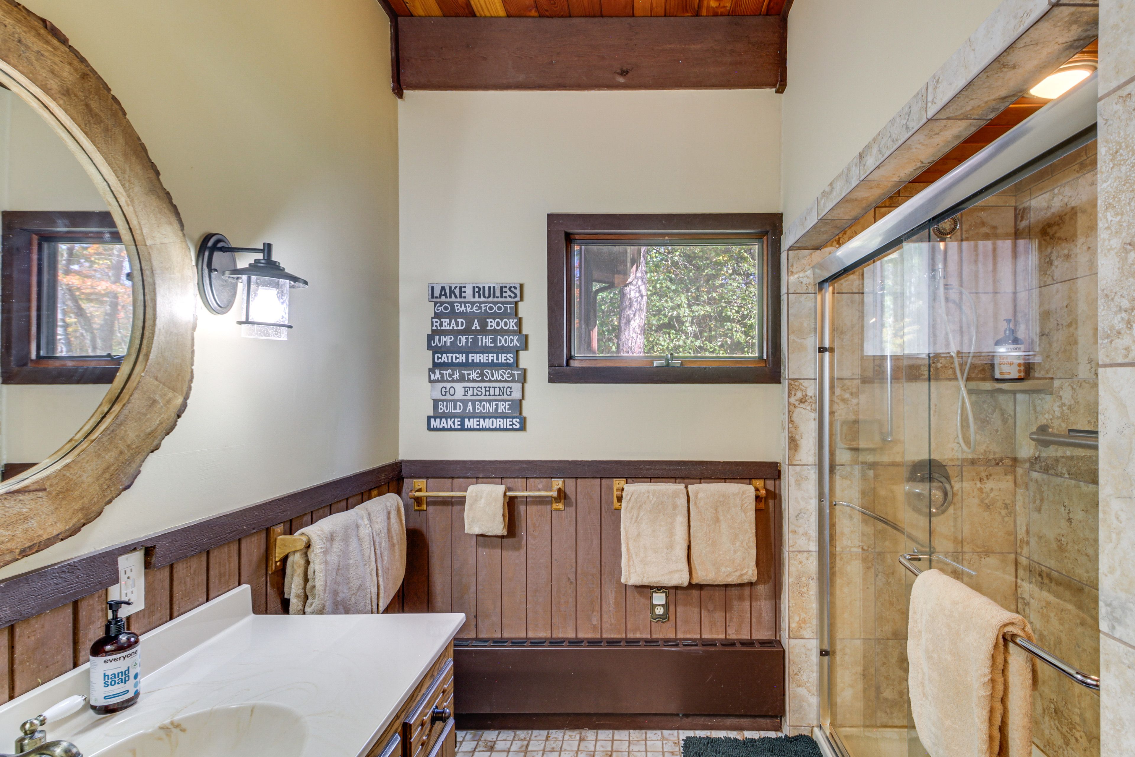 Bathroom | 2nd Floor | Towels Provided