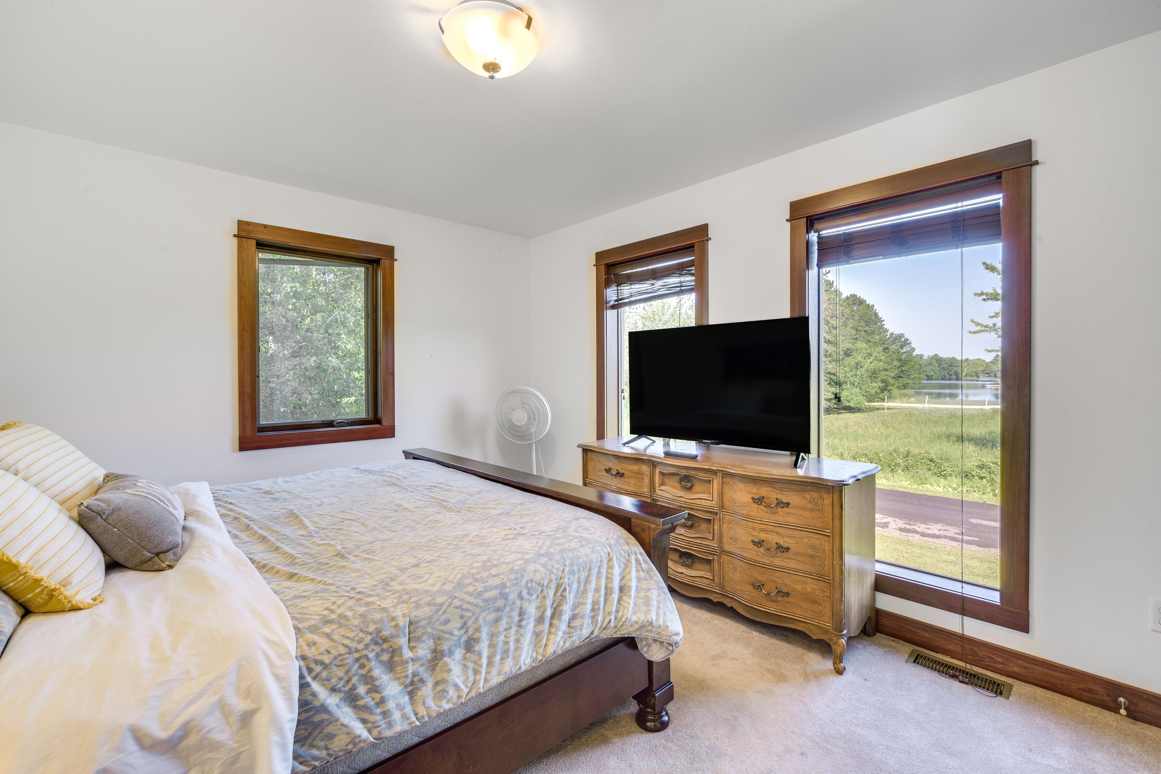 Bedroom 1 | King Bed | 2nd Floor | Linens Provided