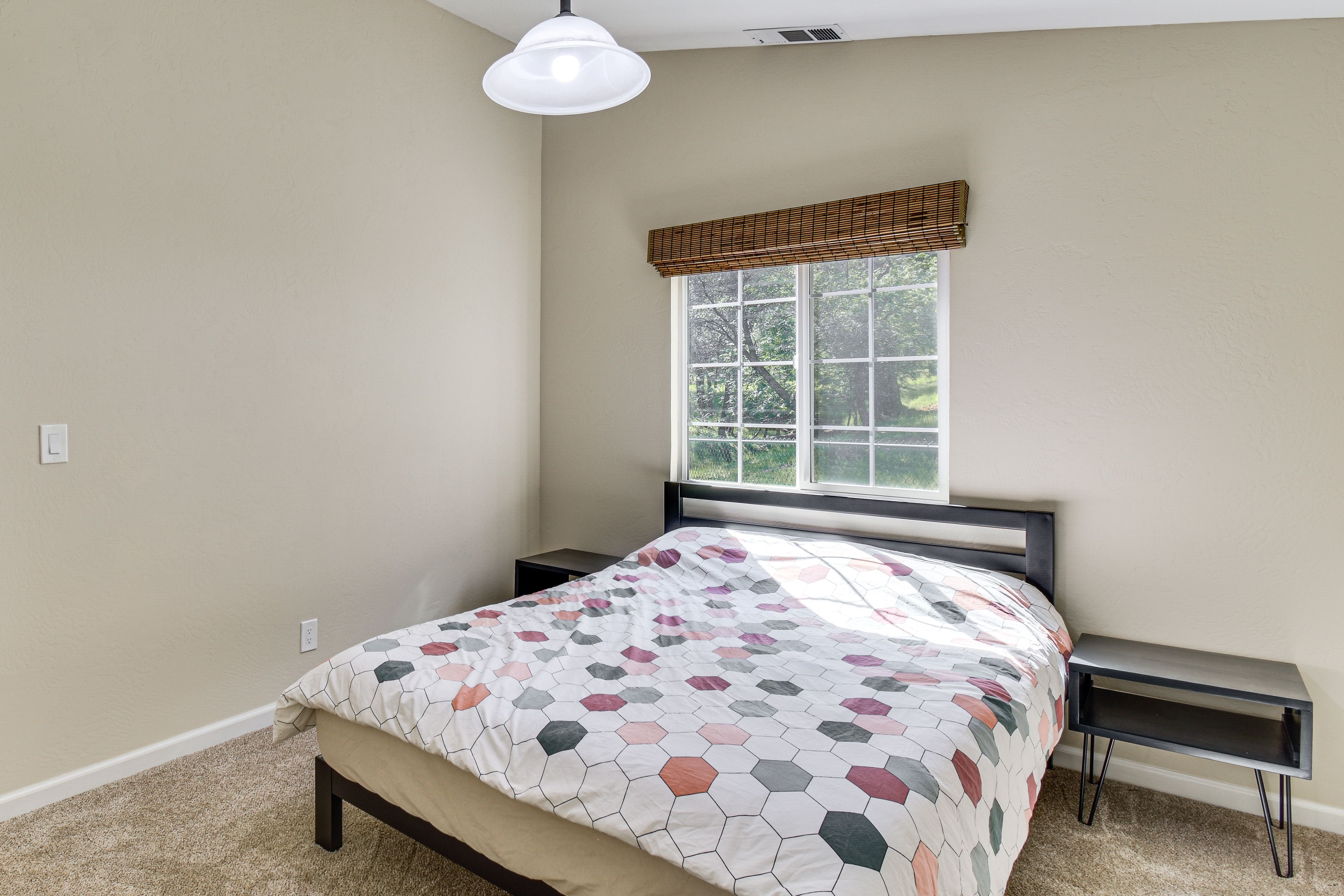 Bedroom 2 | Queen Bed