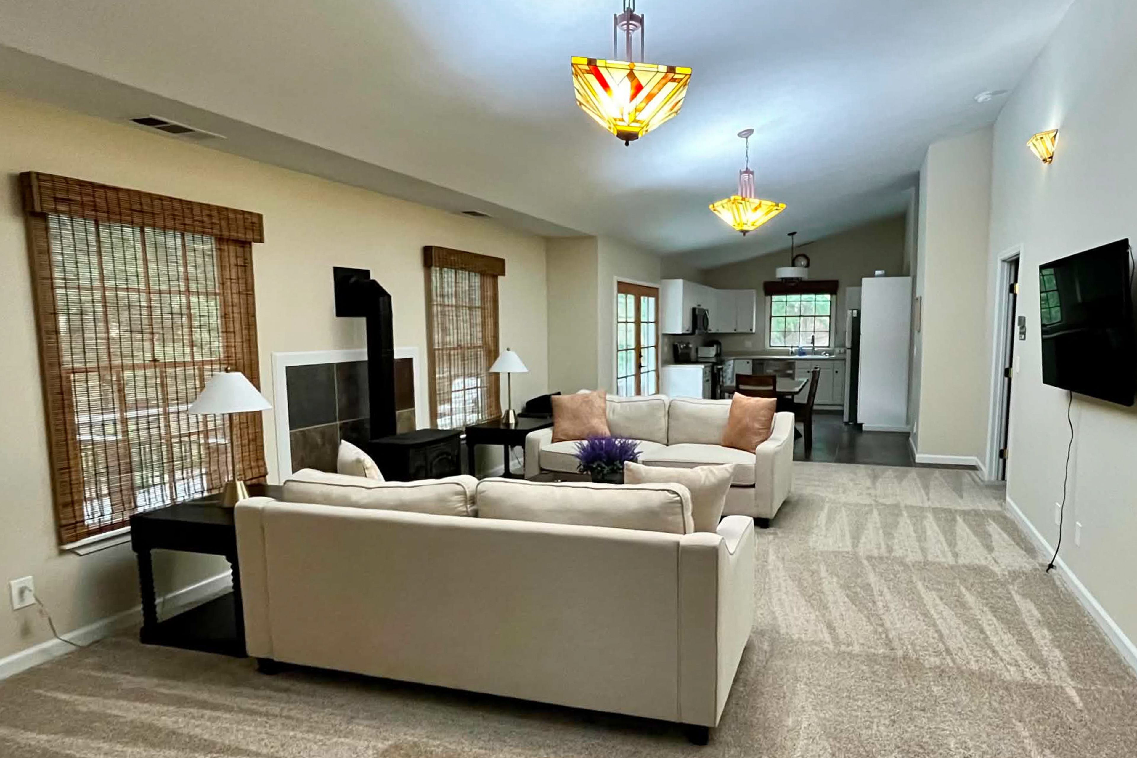 Groveland Vacation Rental | 3BR | 2BA | 1,400 Sq Ft