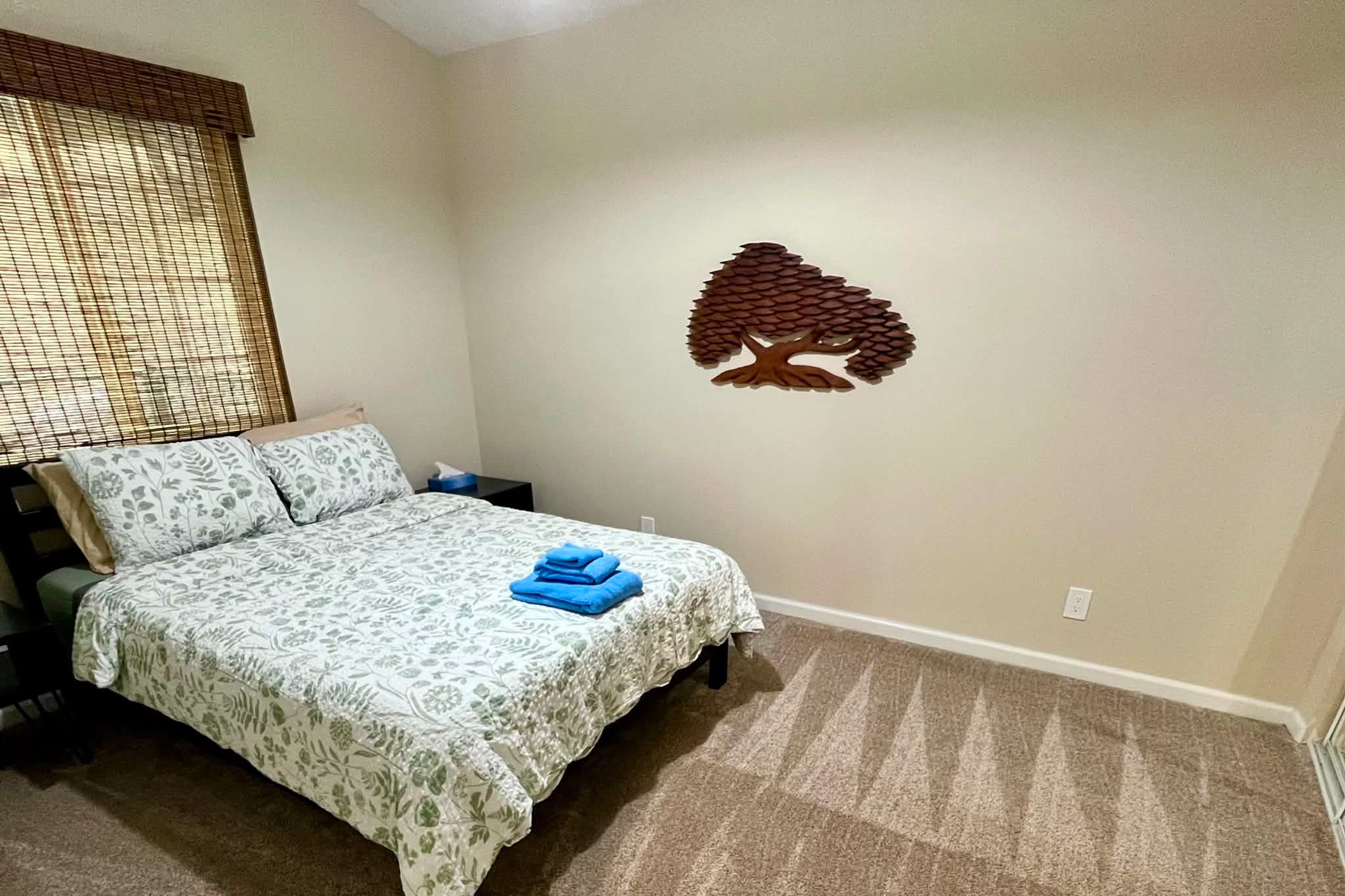 Bedroom 2 | Queen Bed