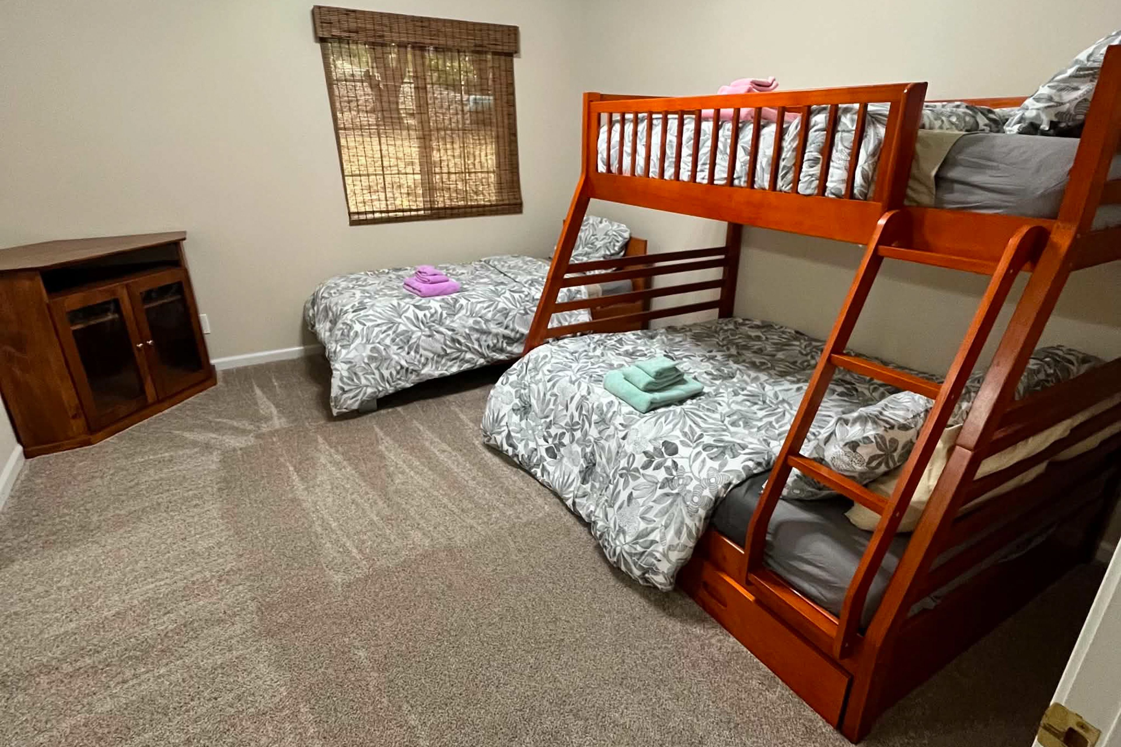Bedroom 3 | Twin/Full Bunk Bed | Twin Bed