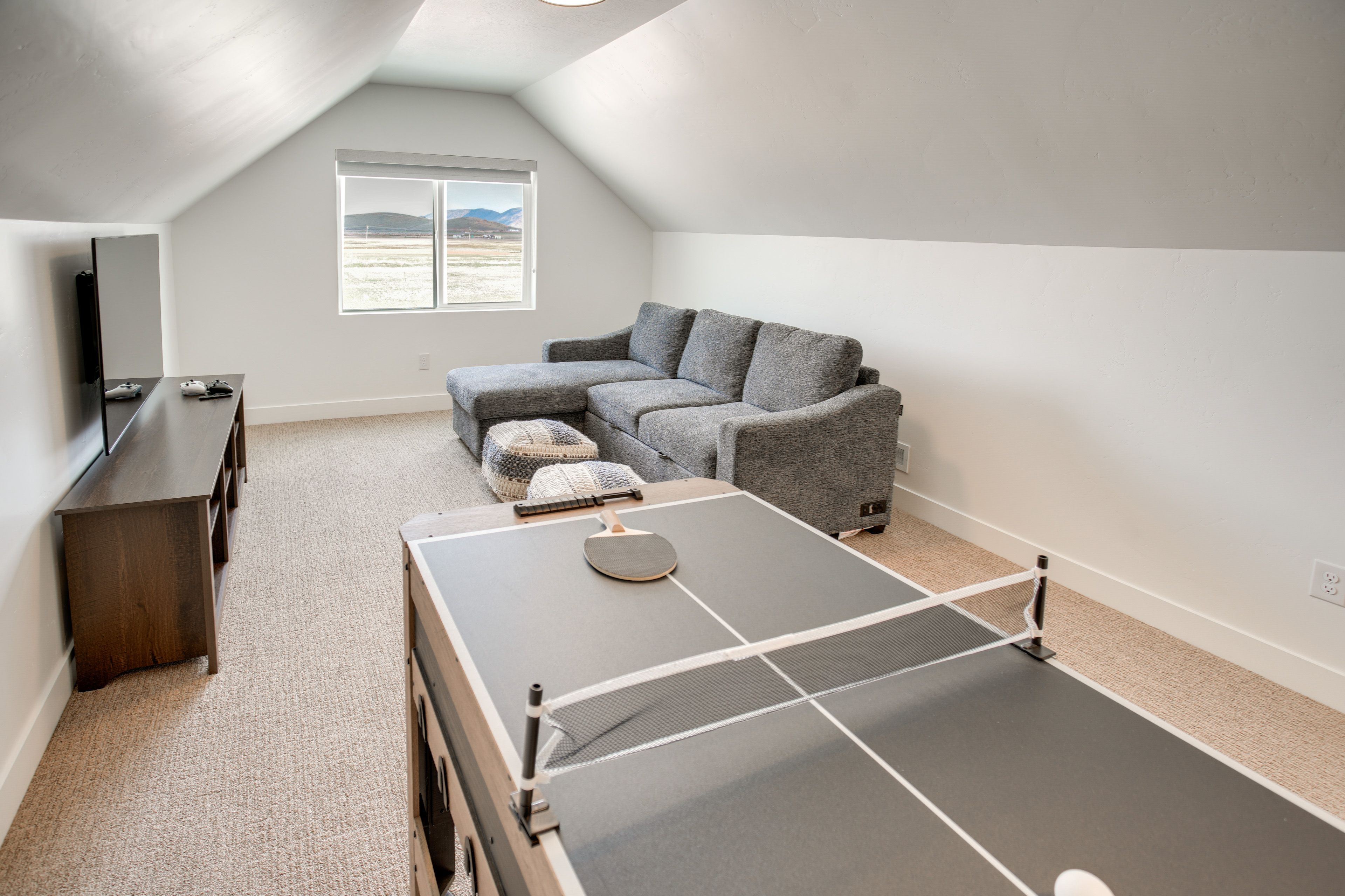 Loft | 2nd Floor | Queen Sleeper Sofa | Smart TV | Game Table