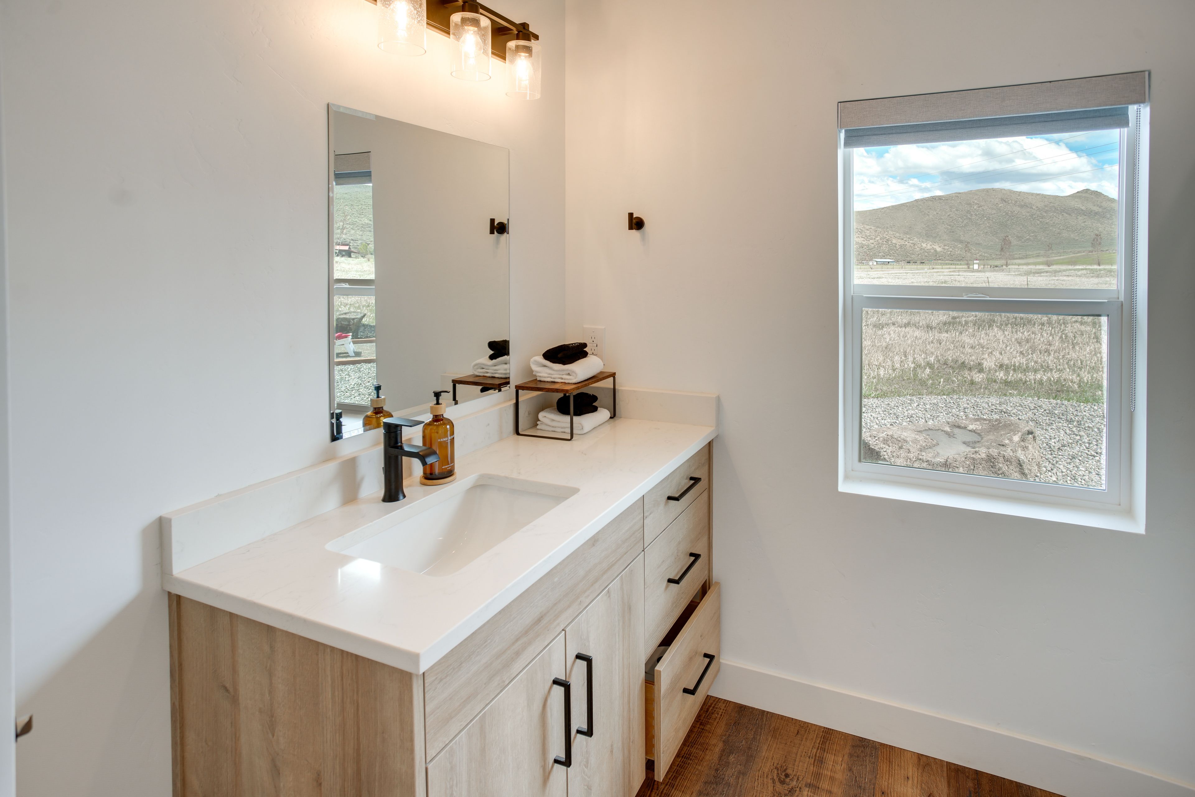 Full Bathroom | 1st Floor