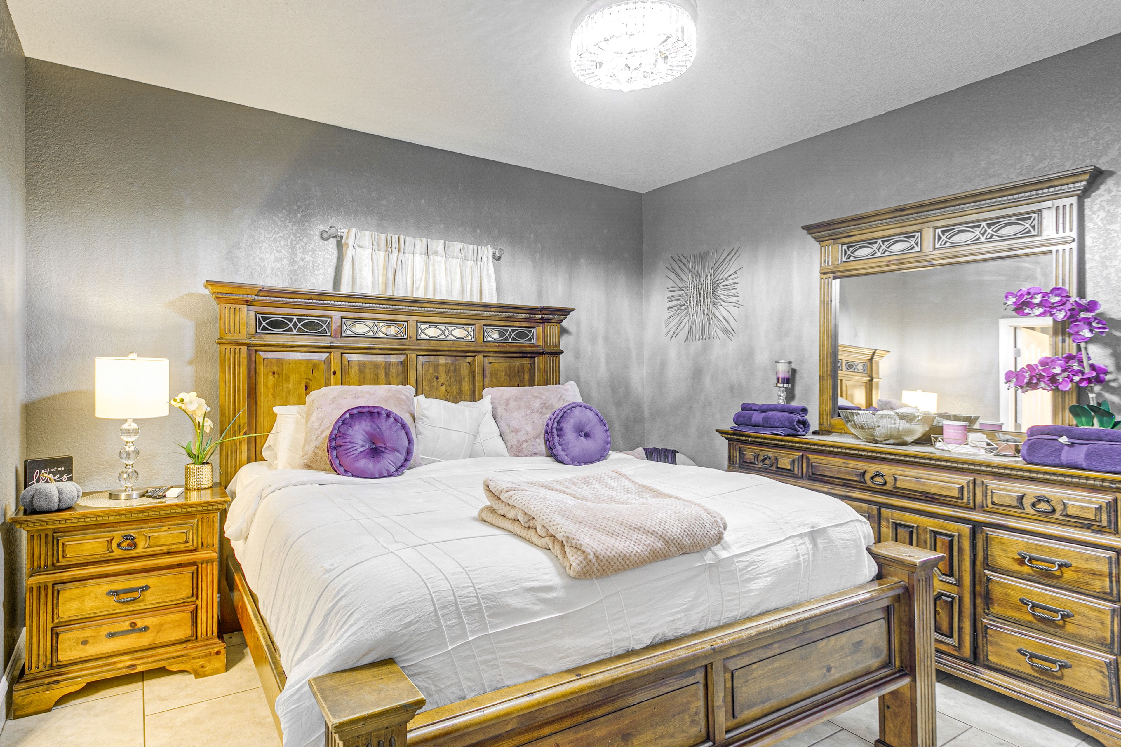 Bedroom 2 | King Bed