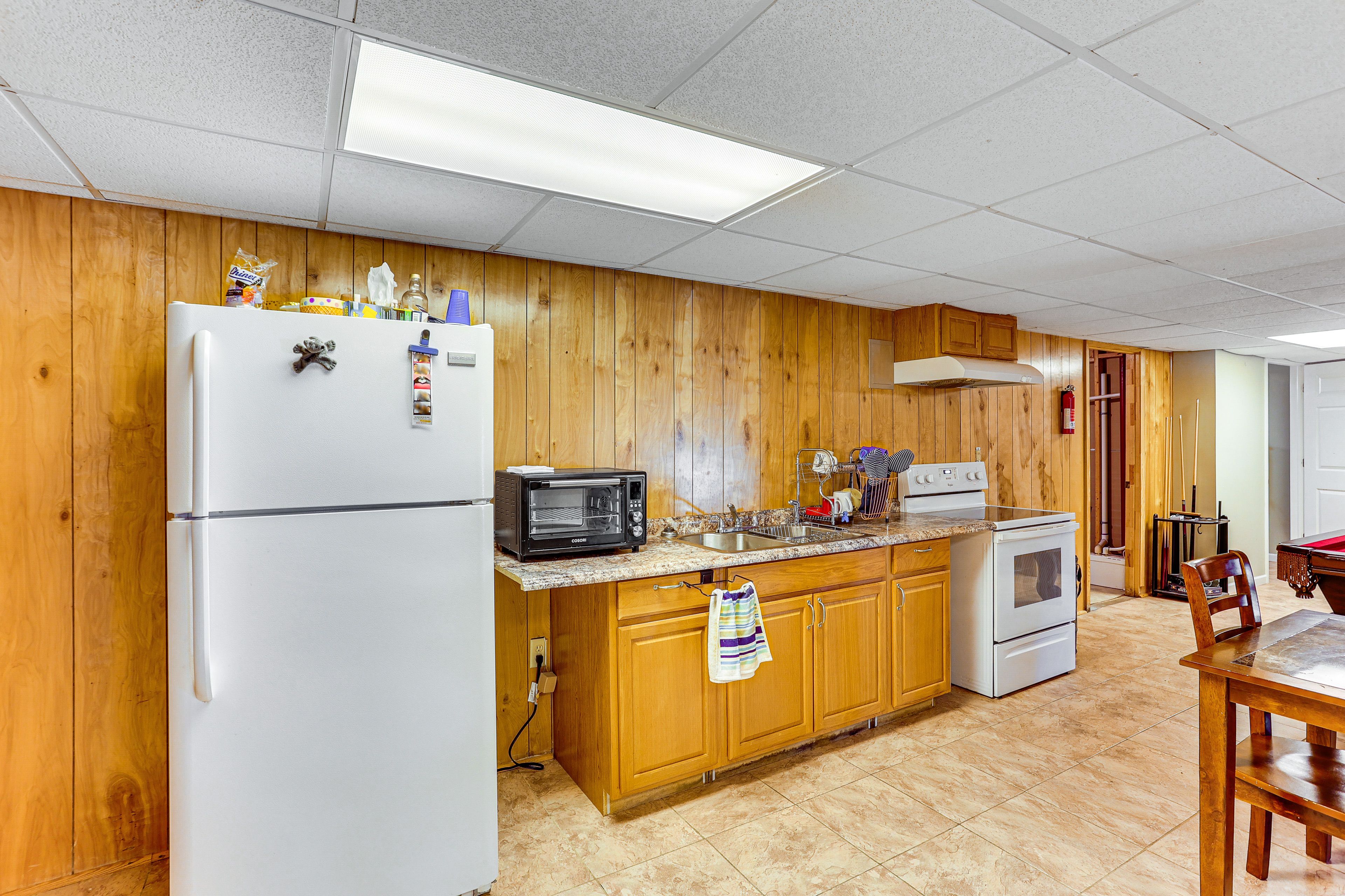 Kitchen | Drip Coffee Pot | Toaster Oven