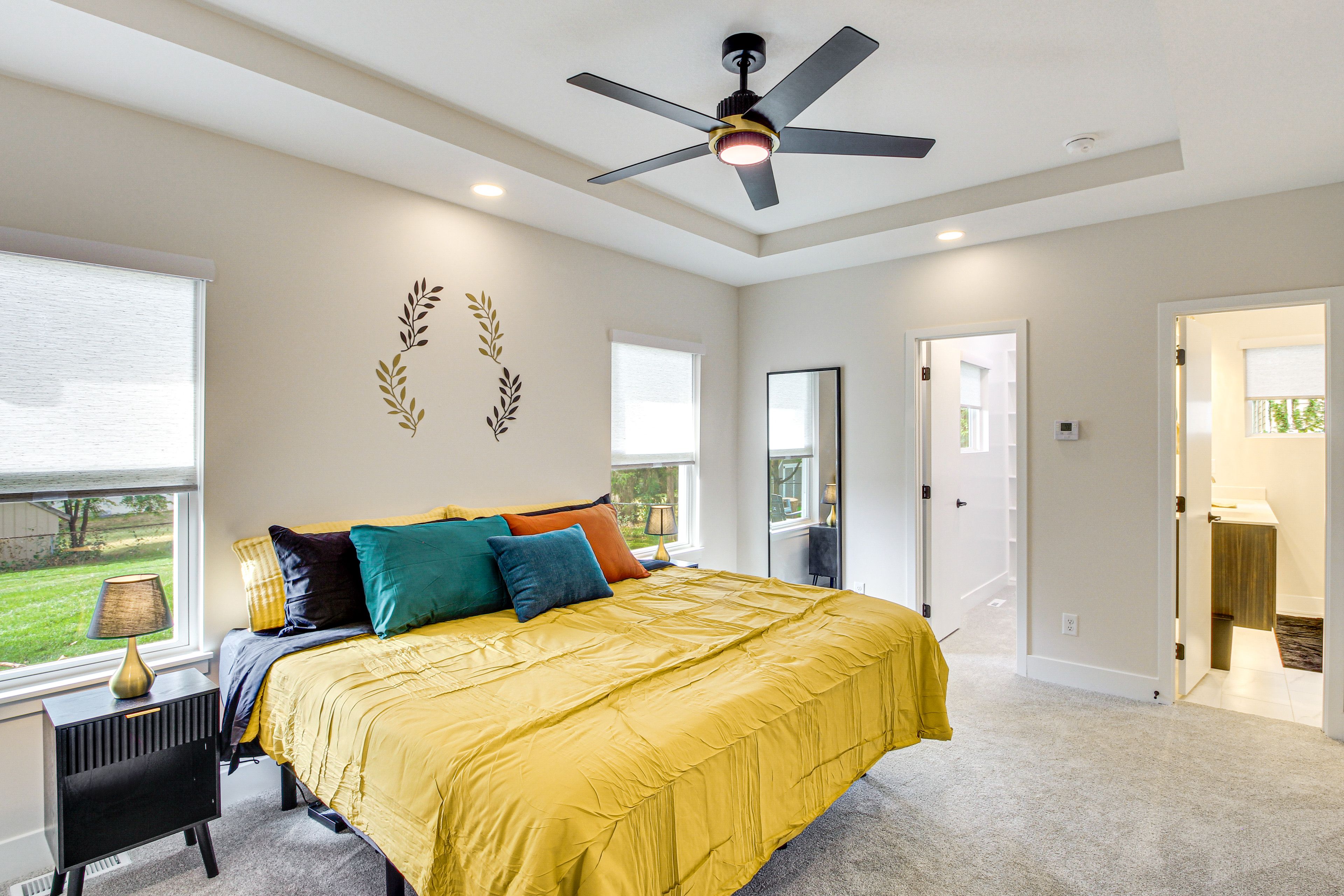 Bedroom 1 | Adjustable California King Bed | 1st Floor