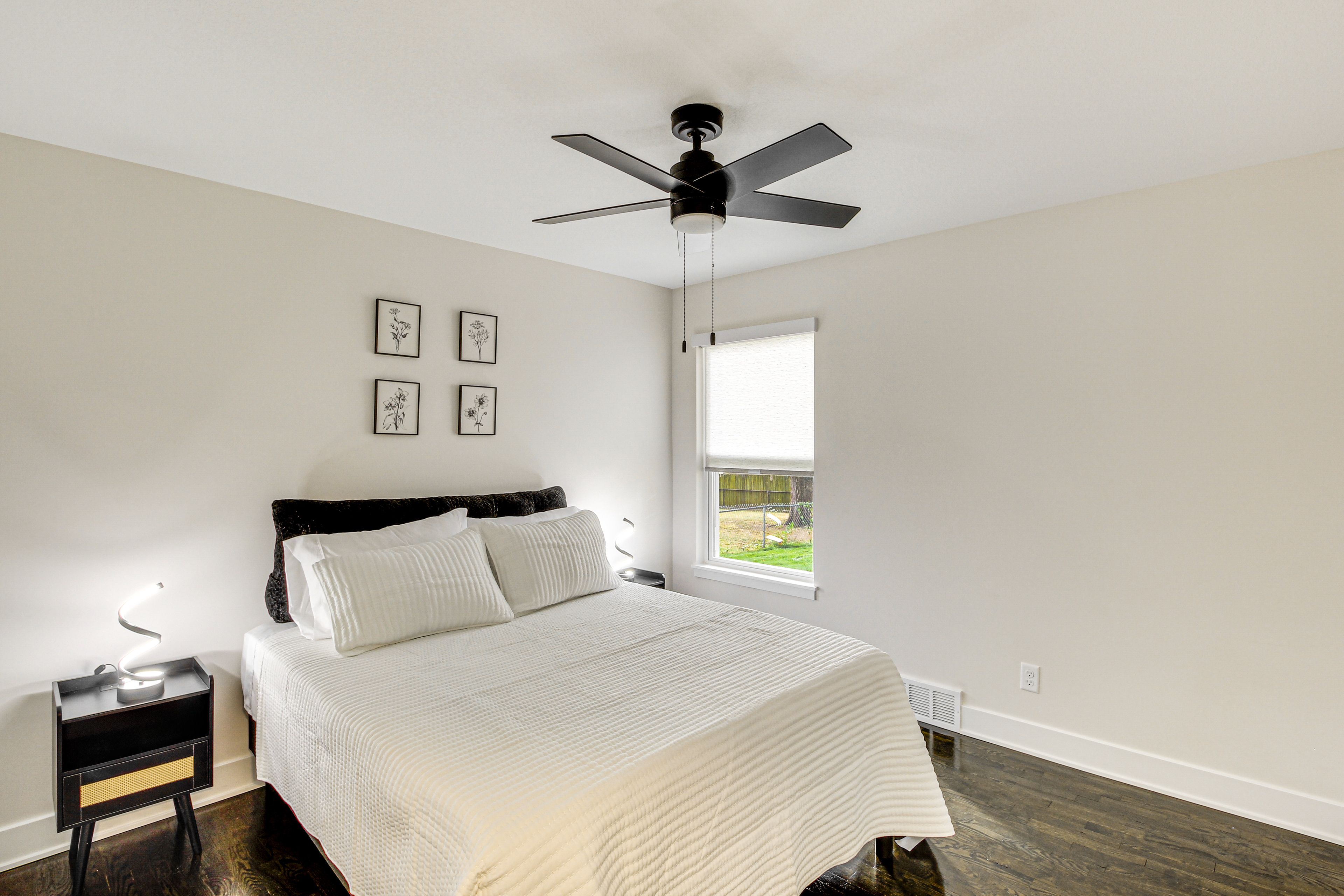 Bedroom 2 | Queen Bed | 1st Floor | Linens Provided