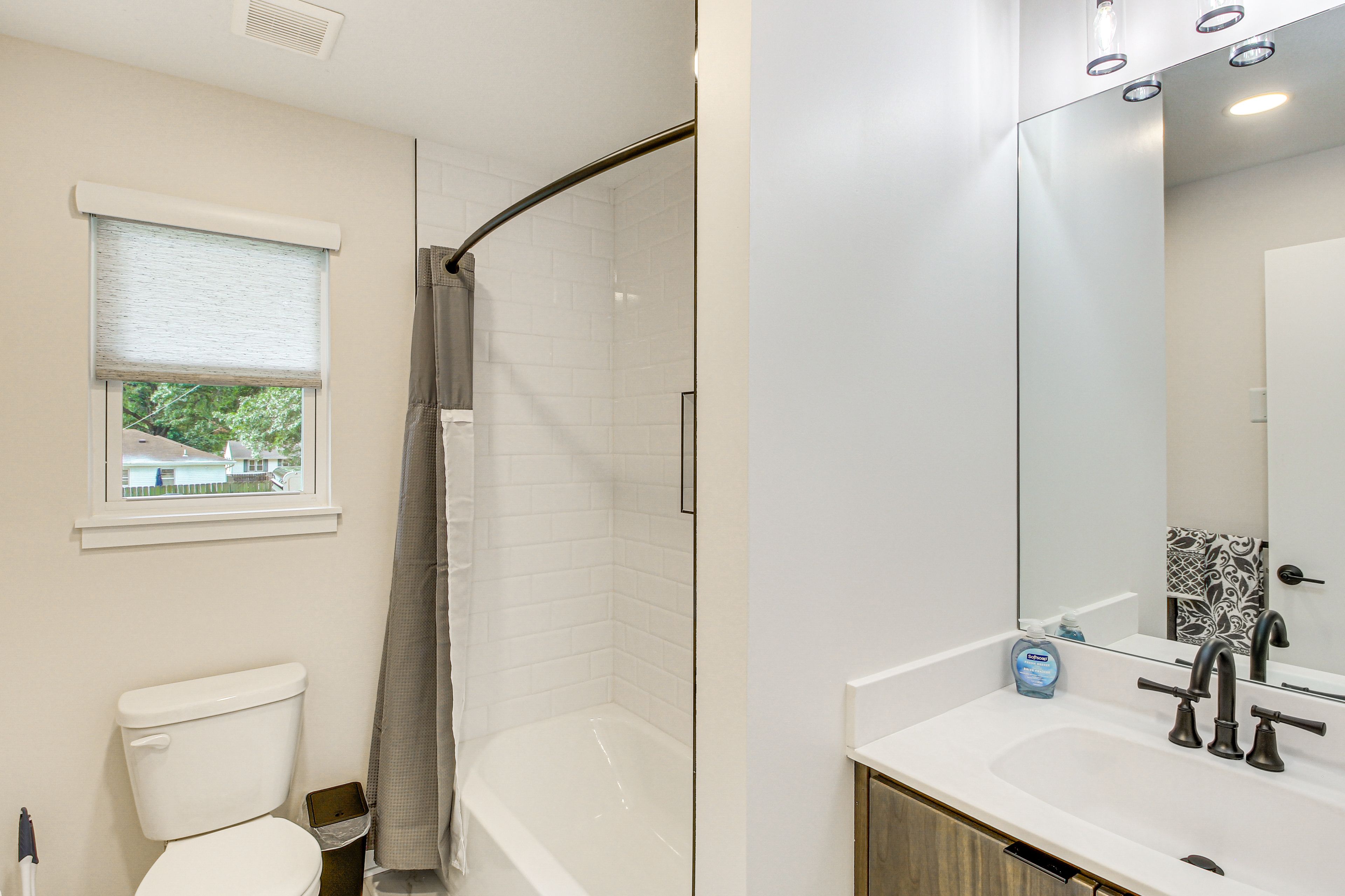Full Bathroom | 1st Floor | Hair Dryer