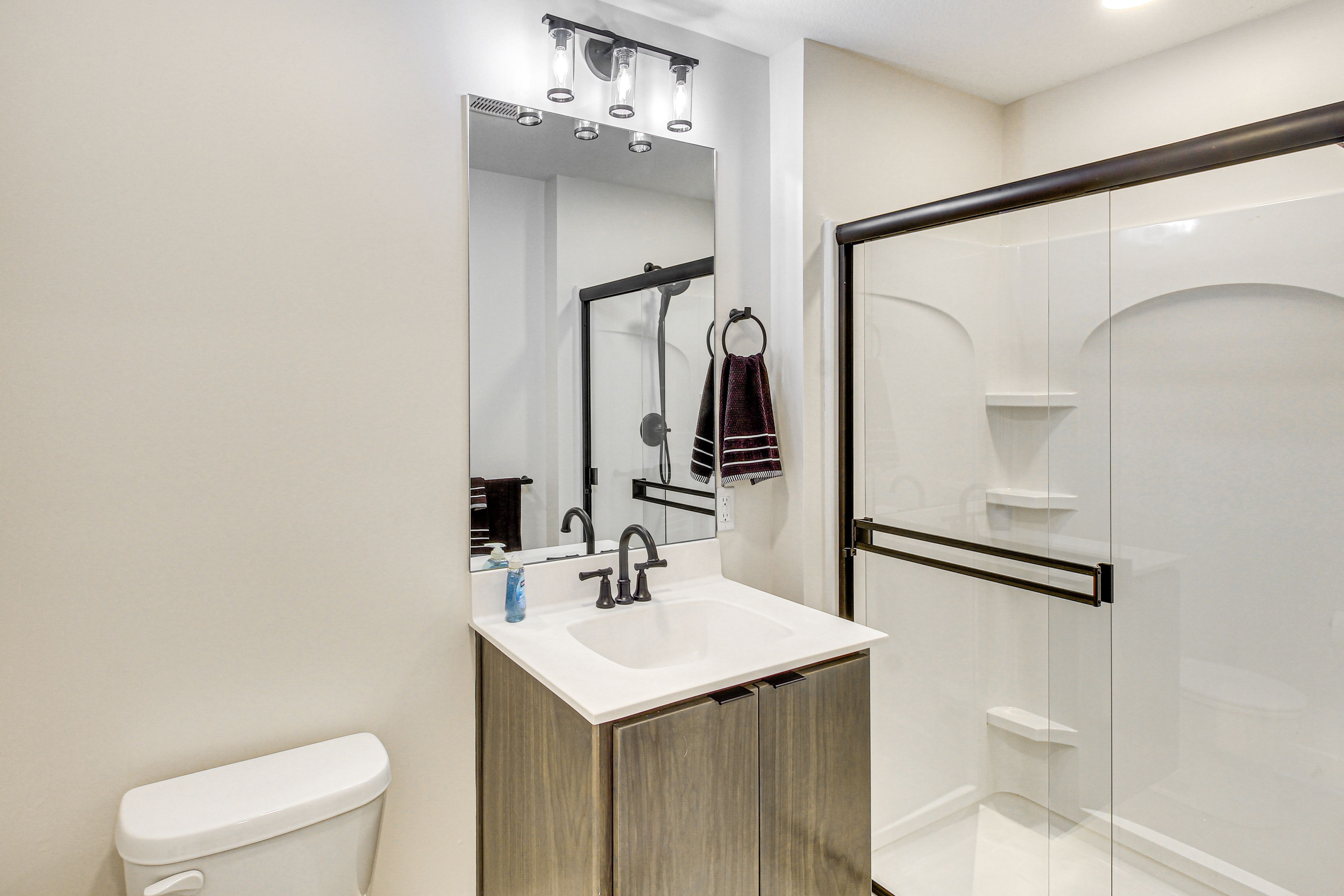 Full Bathroom | 1st Floor