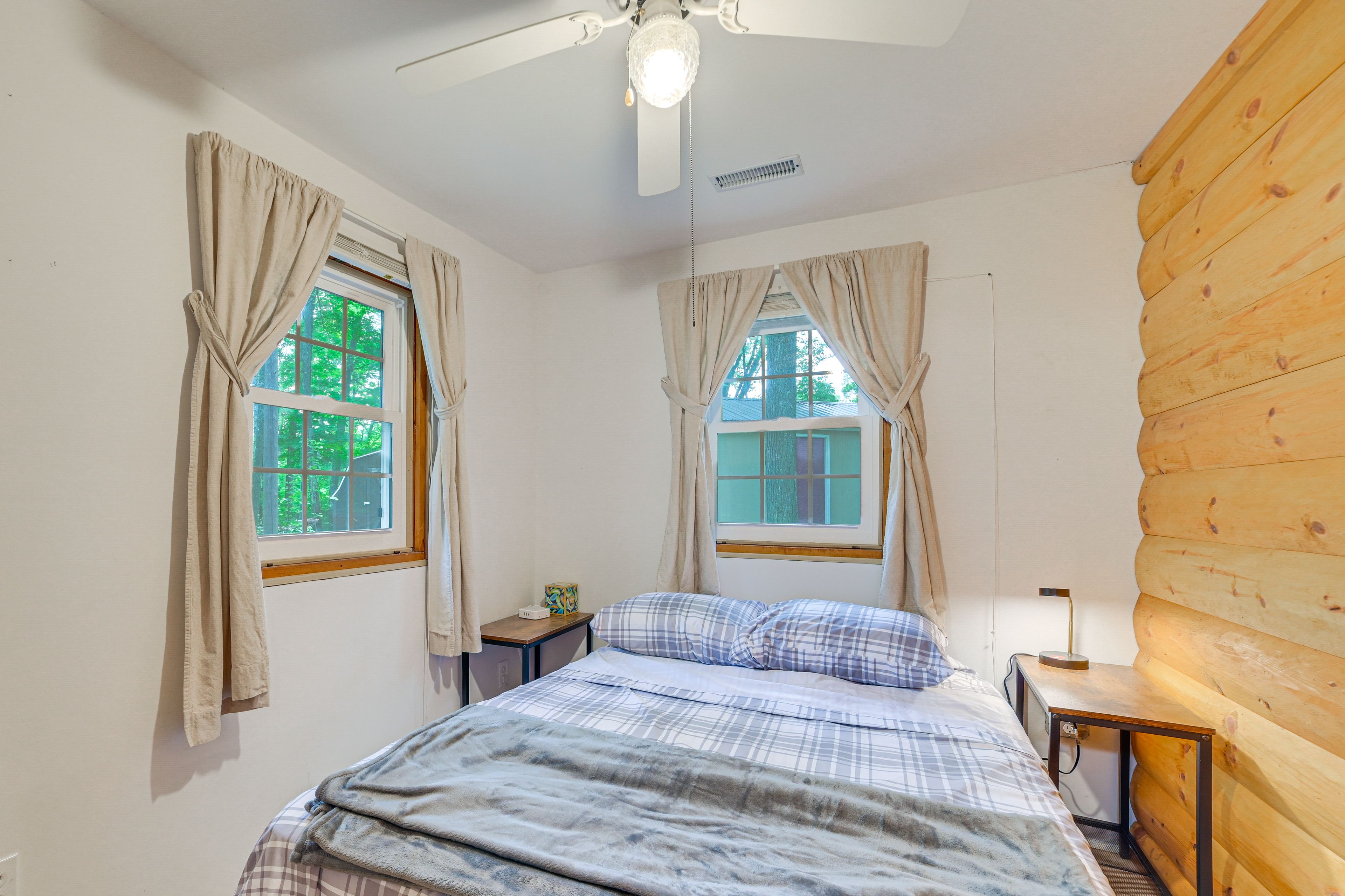 Bedroom 1 | Full Bed | Linens Provided