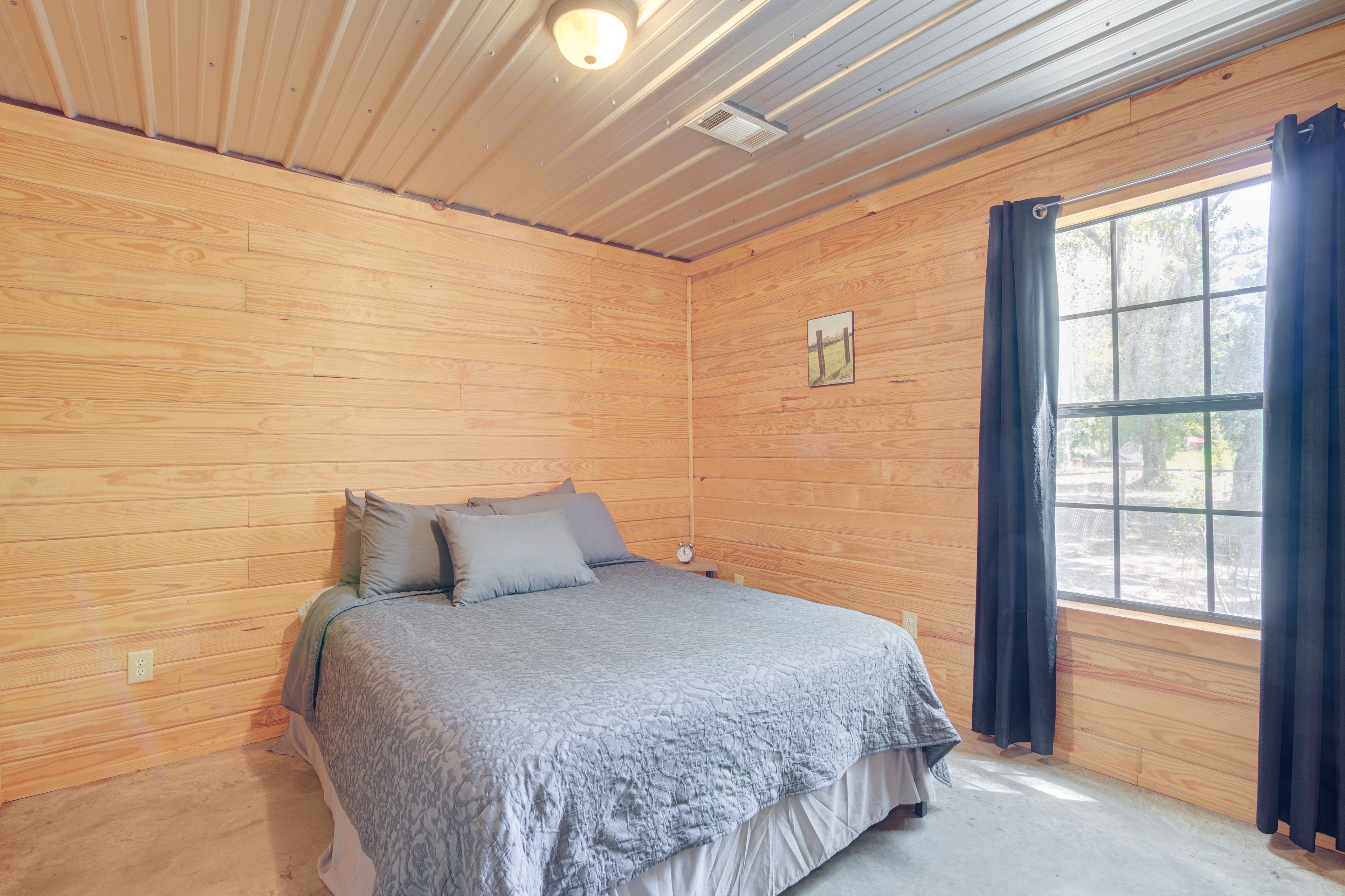 Bedroom 1 | Queen Bed | Linens Provided