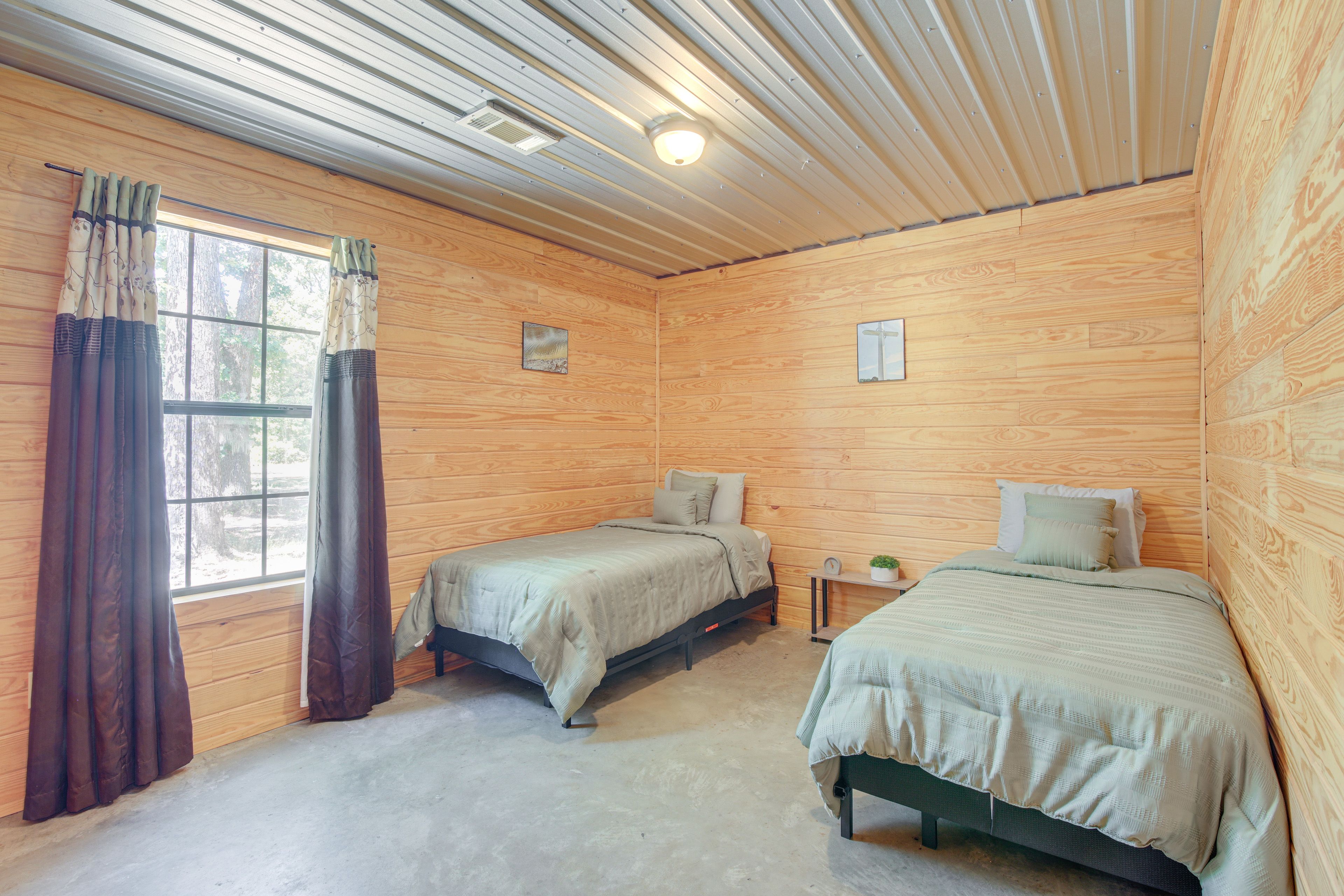 Bedroom 2 | 2 Twin Beds