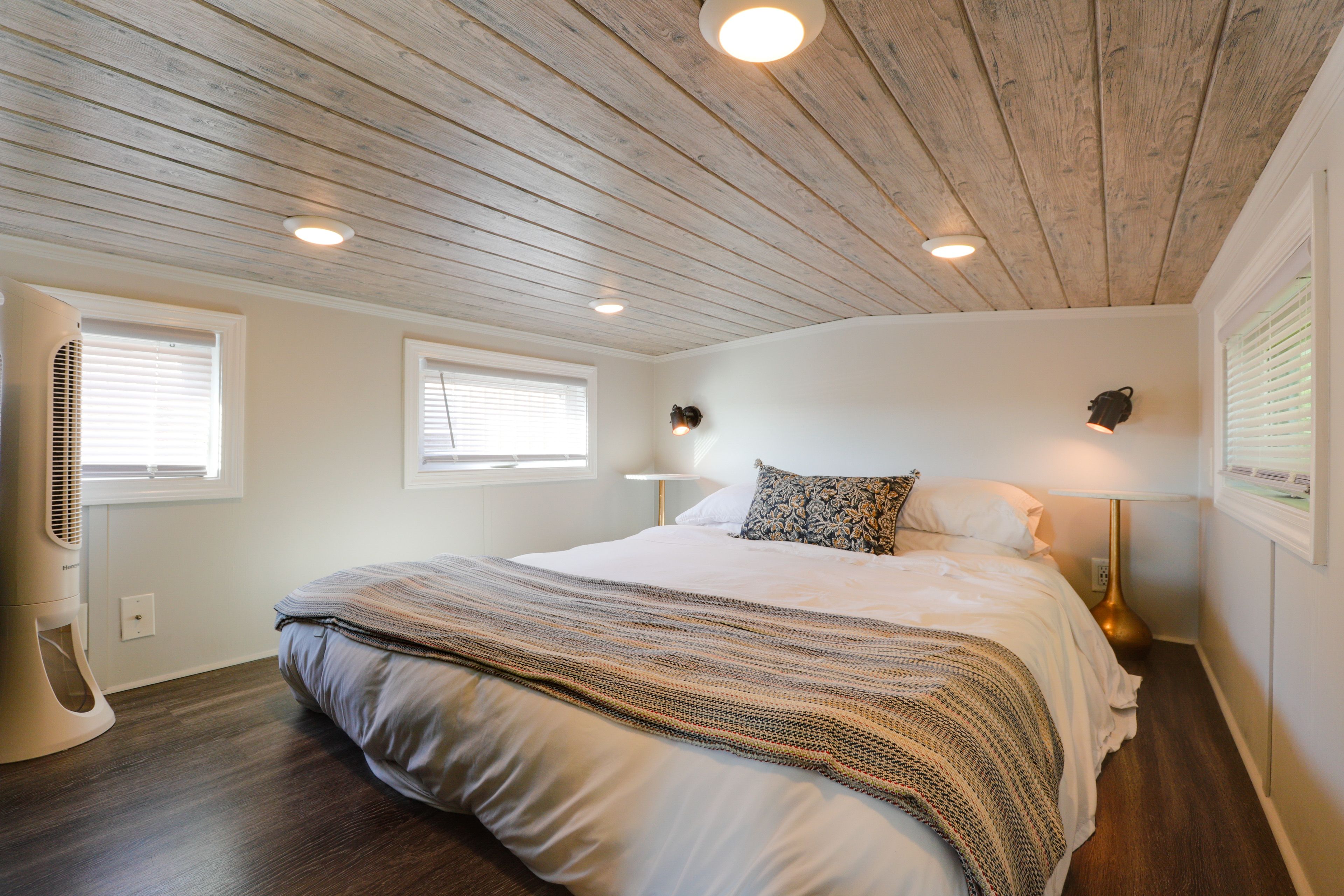 Studio | Lofted Queen Bed | Lofted Twin Bed (Ladder Required) | Linens Provided