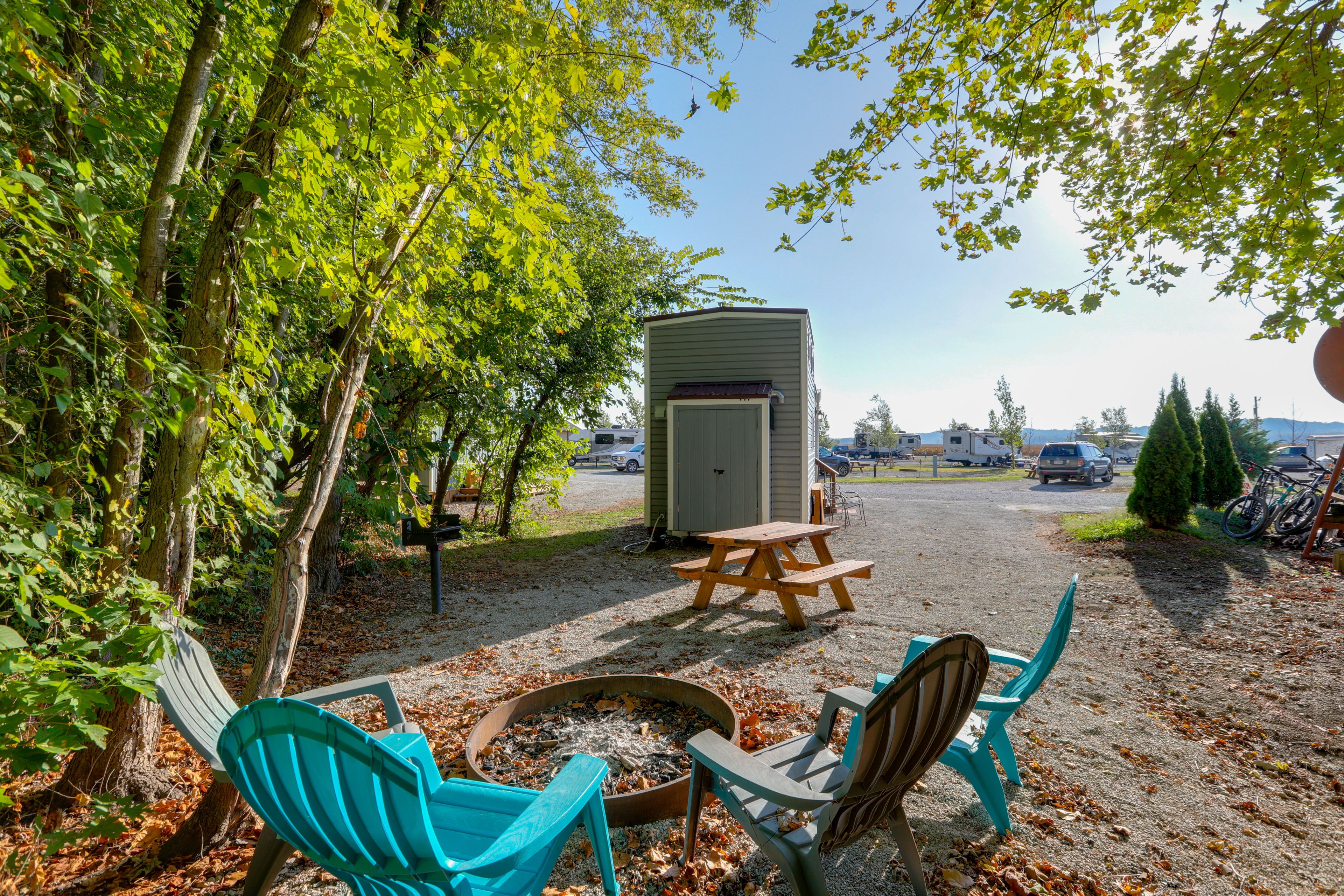 Fire Pit | Charcoal Grill | Picnic Table