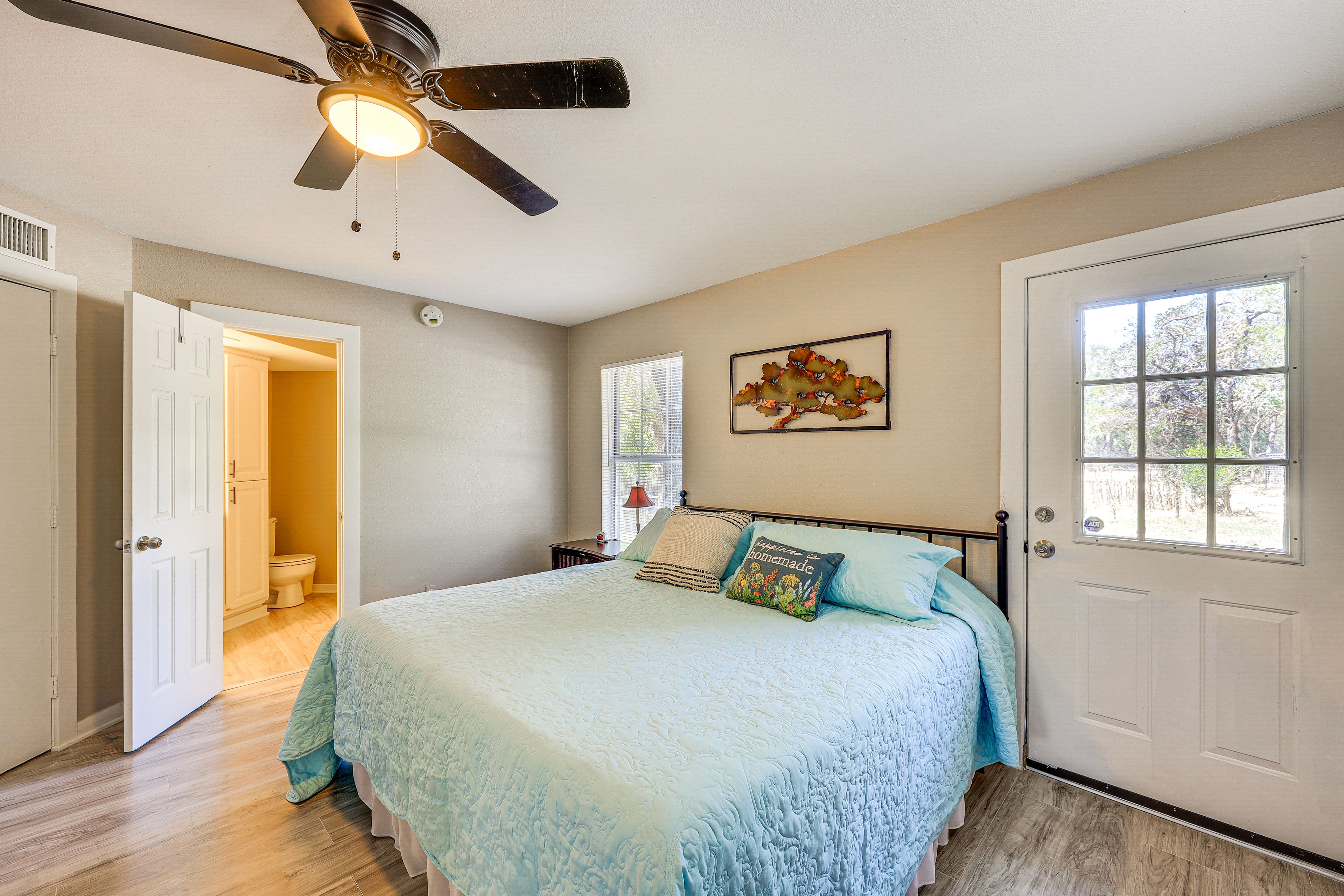 Bedroom 2 | King Bed | En-Suite Bathroom