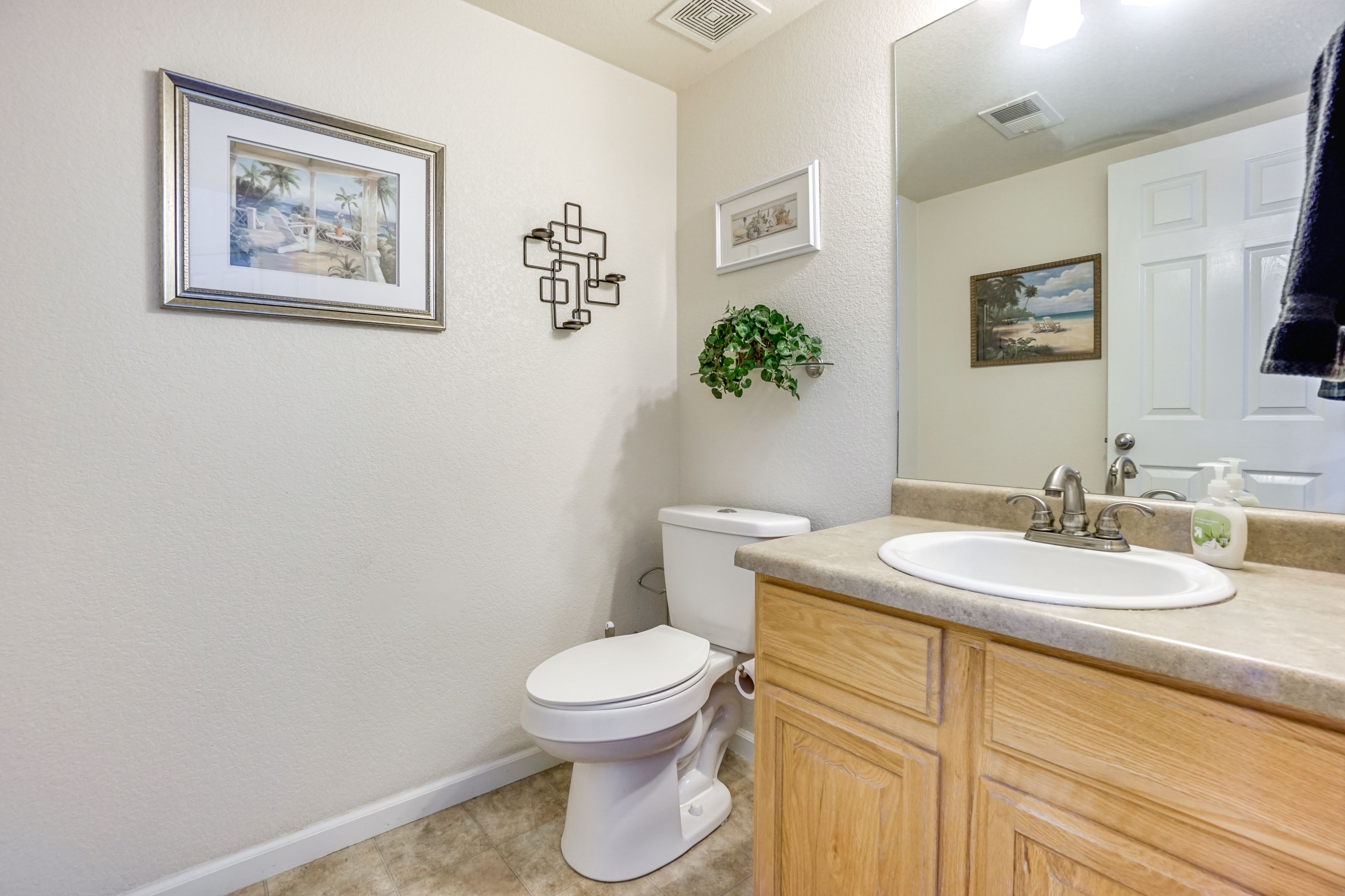 Half Bathroom | 1st Floor