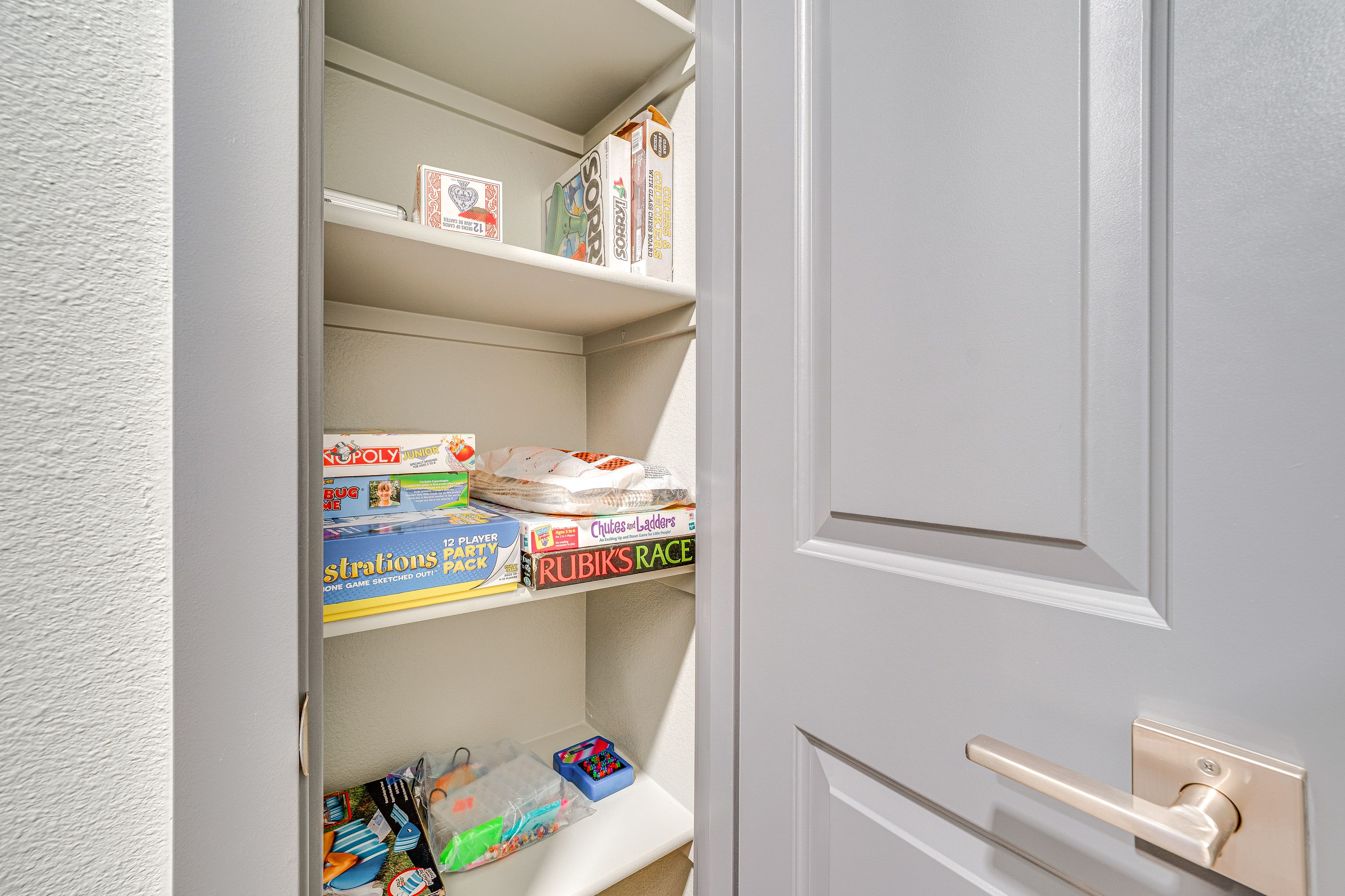 Closet | Board Games