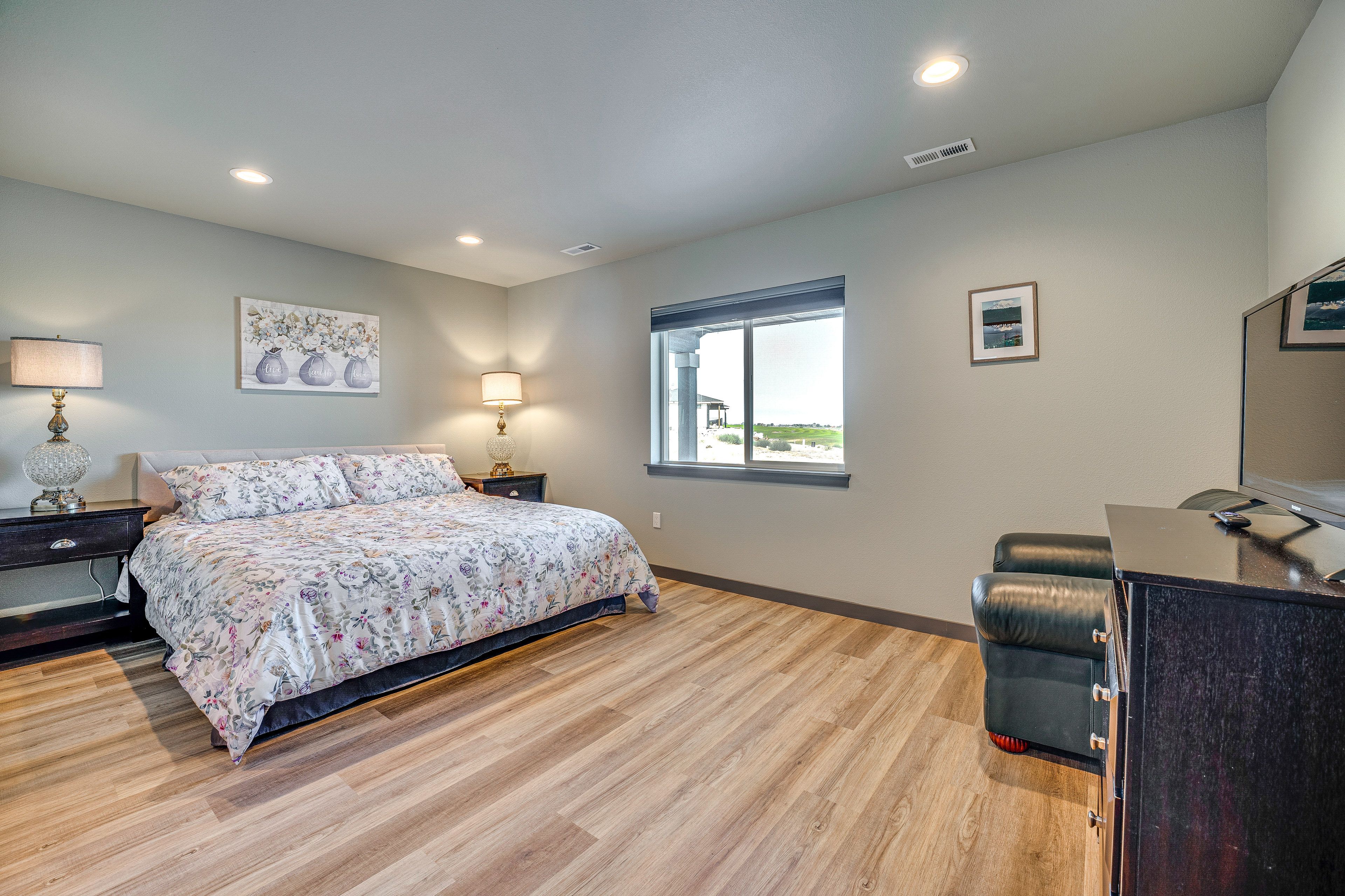 Bedroom 1 | King Bed | Linens Provided