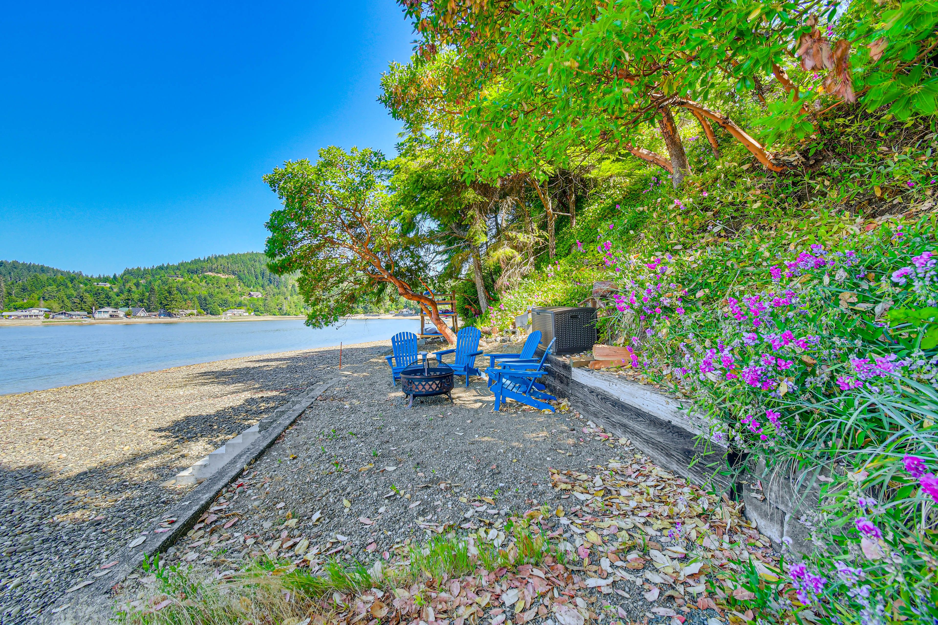 Private Beach | Mountain Views | Fire Pit